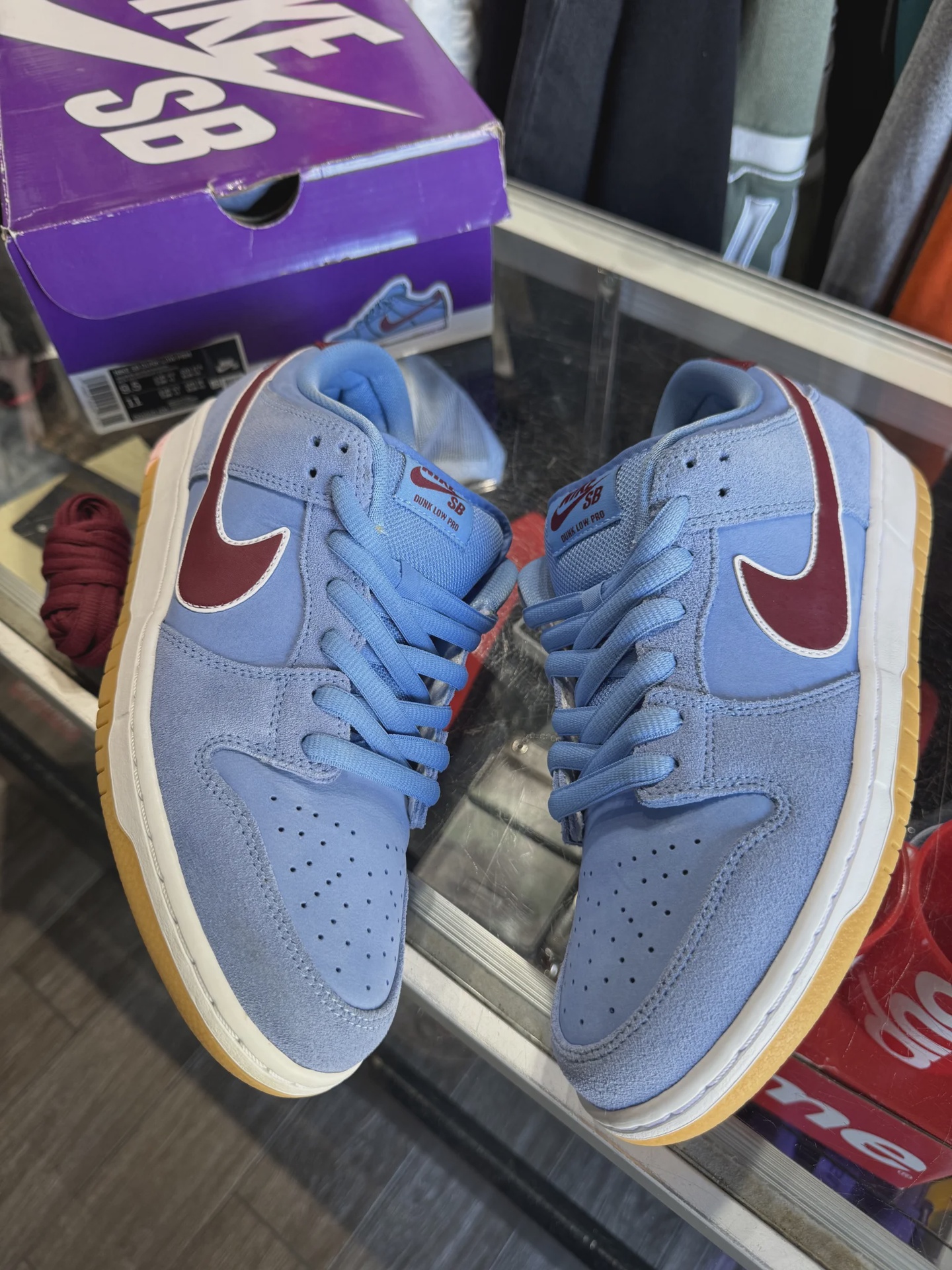 Nike SB Dunk Low Philadelphia Phillies • Pre-Owned [2285] - photo 1