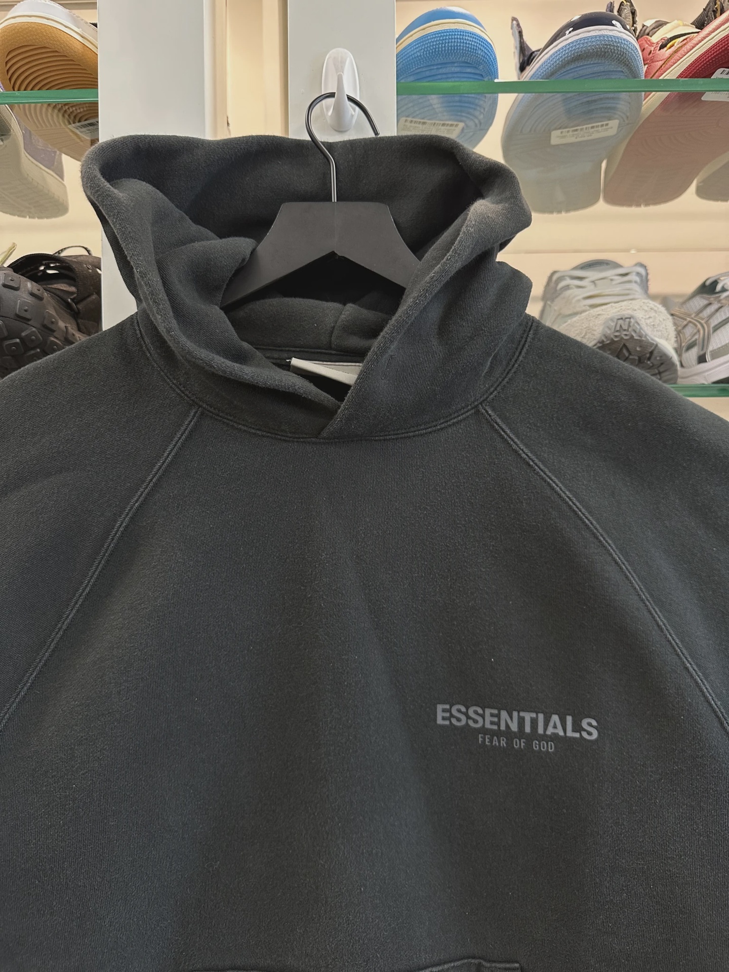 Essentials black hoodie • Pre-Owned [6200] 4