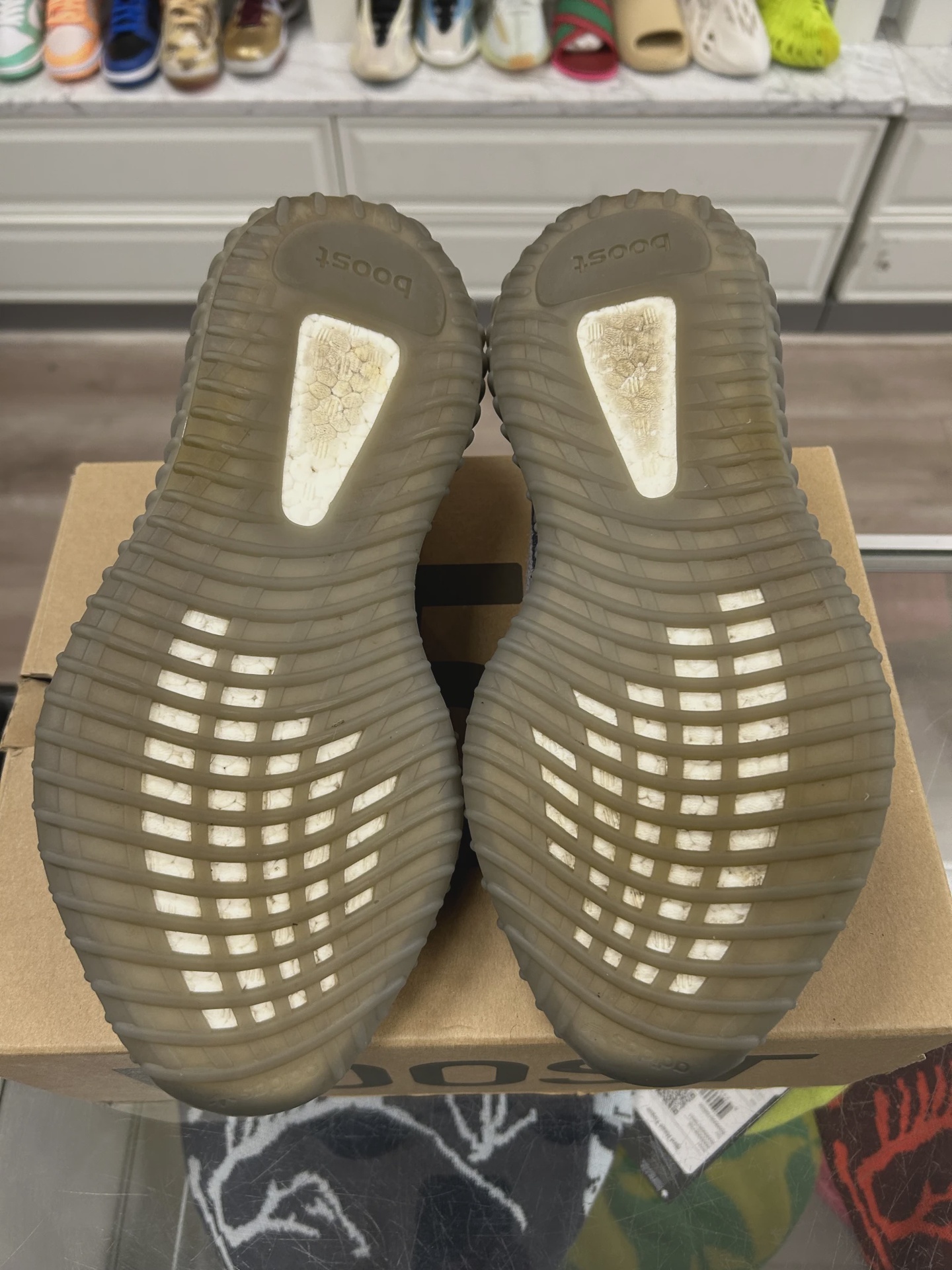adidas Yeezy Boost 350 V2 Beluga 2.0 • Pre-Owned [7126] 3