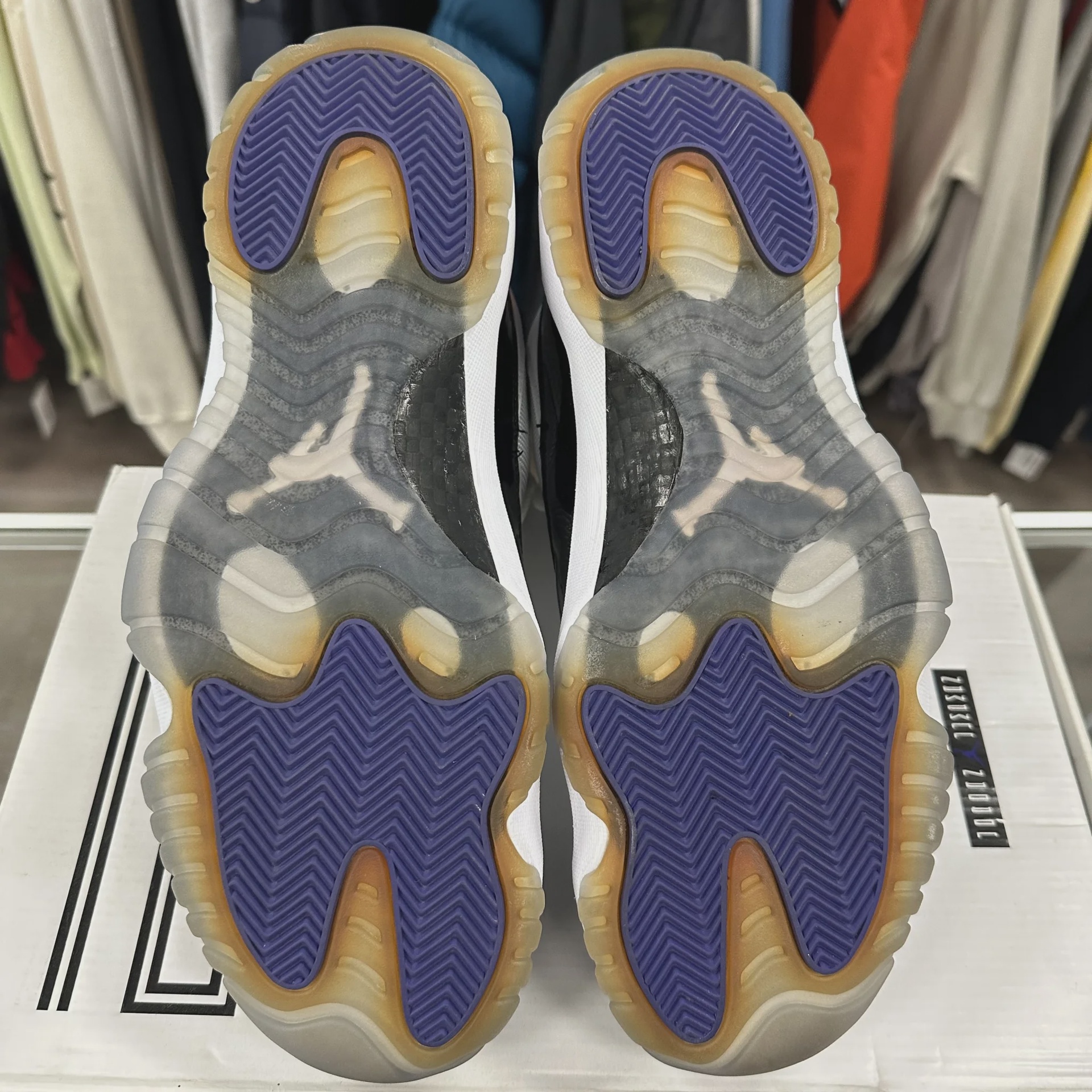 Air Jordan 11 Retro Concord (2011) • Pre-Owned [1905] - photo 7