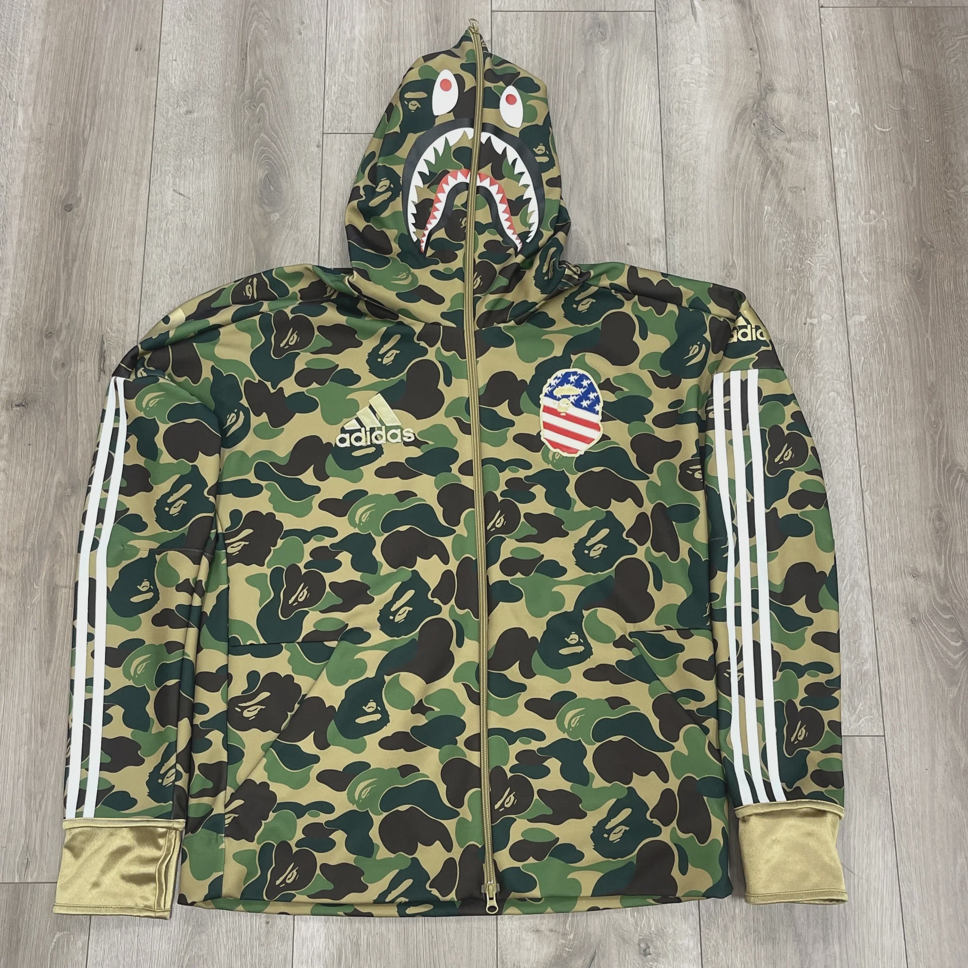 SS19 BAPE x Adidas SB Shark Hoodie Green • Pre-Owned [0643] - photo 1