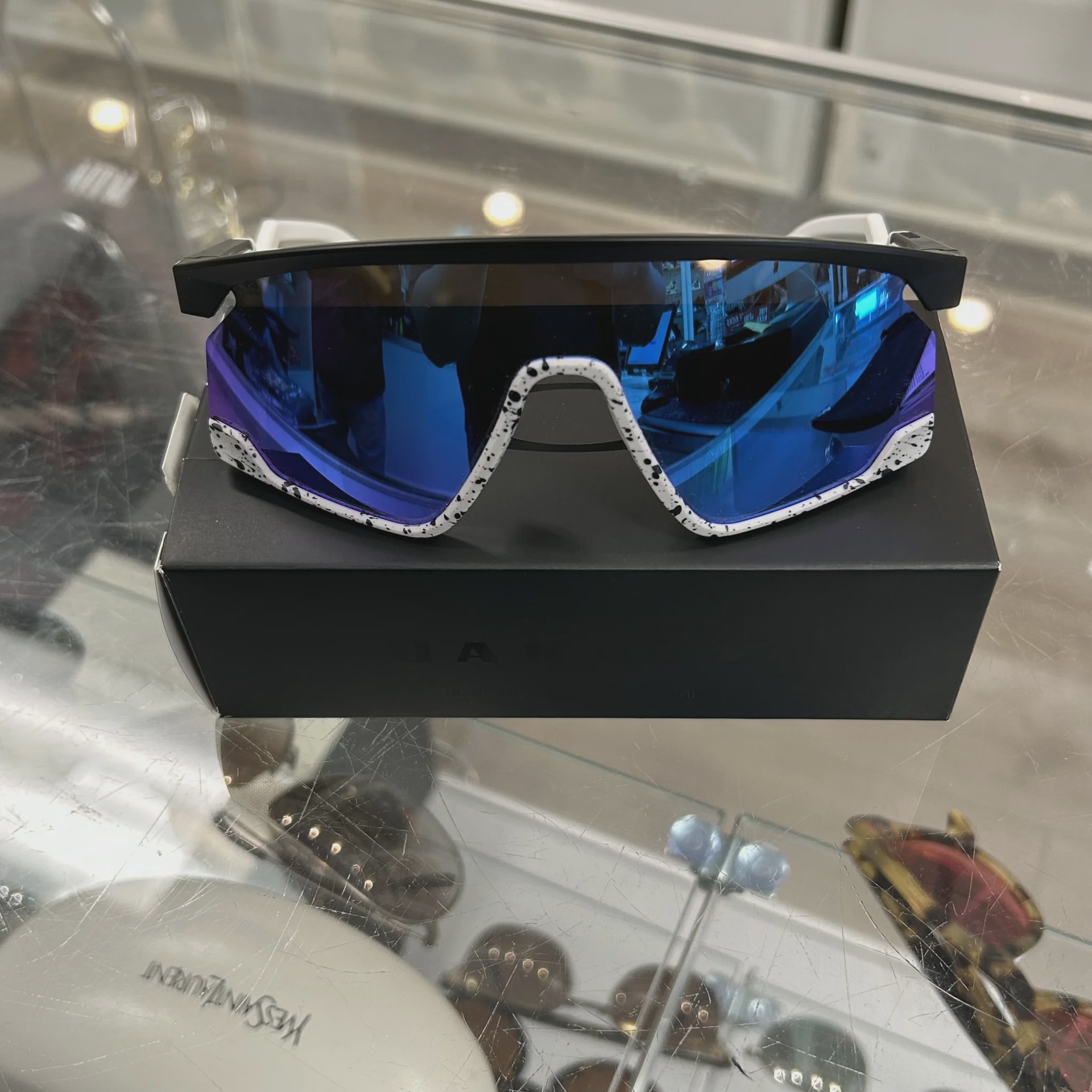 Oakley BXTR sport shield sunglasses • Pre-Owned [5070] - photo 1