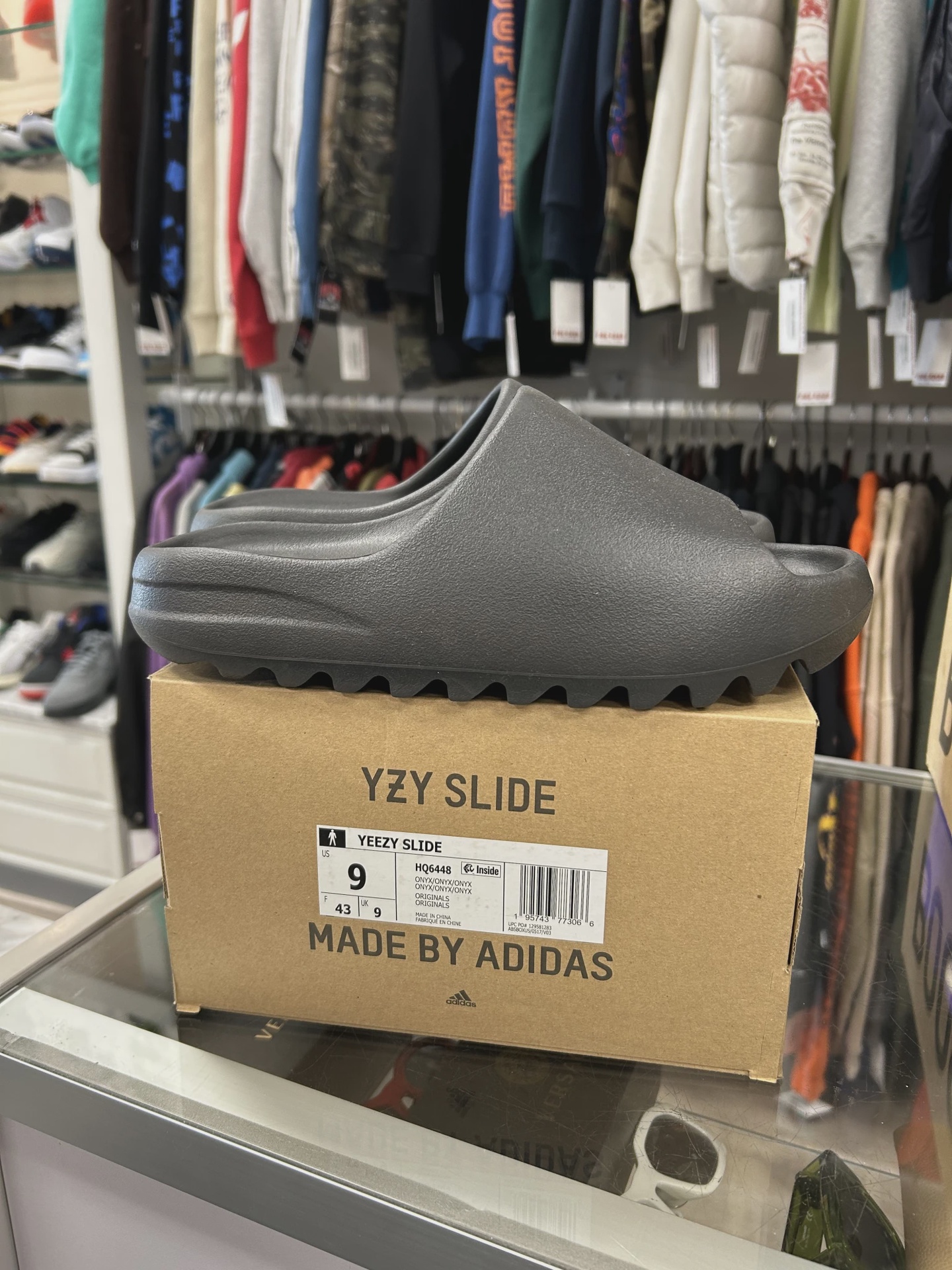 adidas Yeezy Slide Onyx • Pre-Owned [0975]