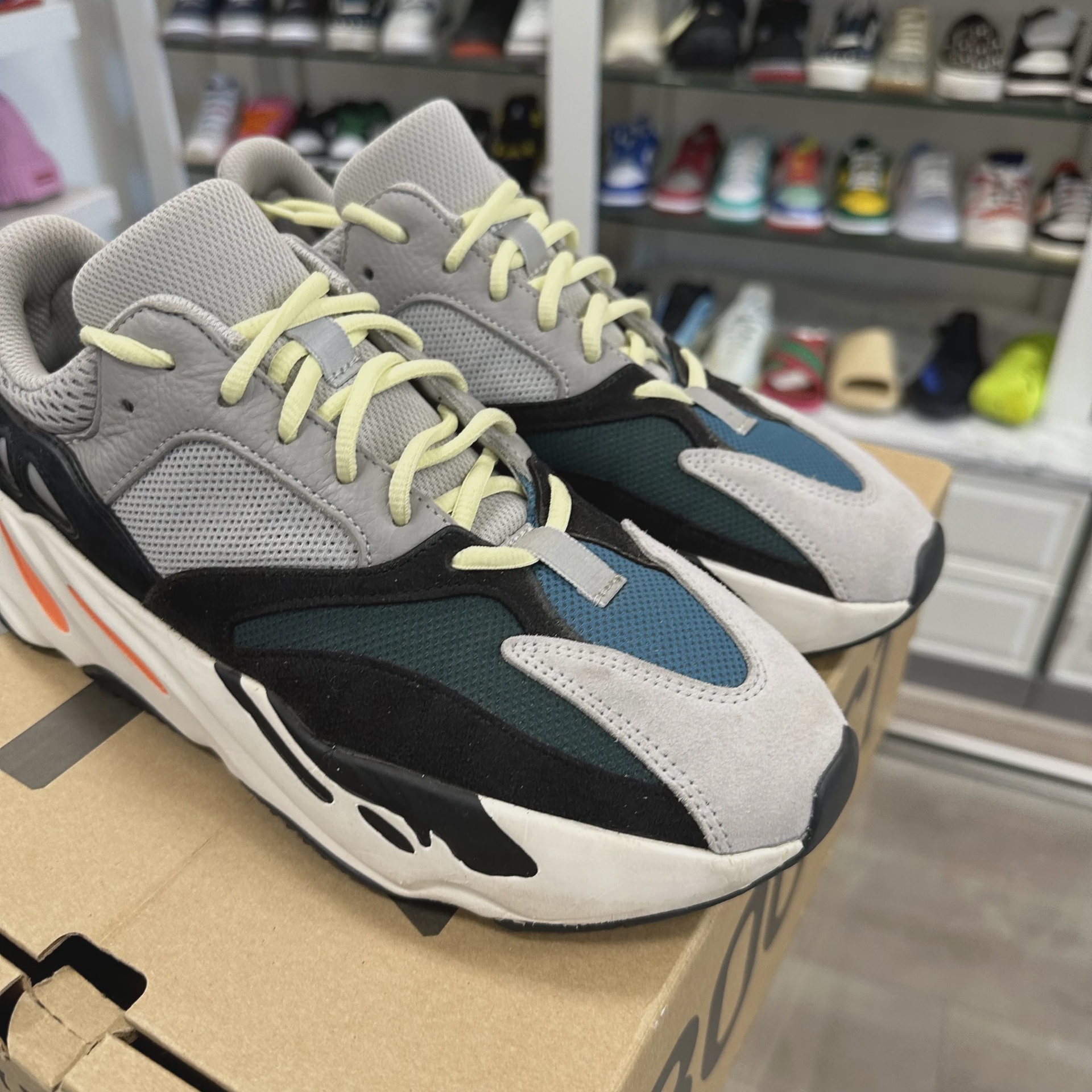 adidas Yeezy Boost 700 Wave Runner • Pre-Owned [3974] 3