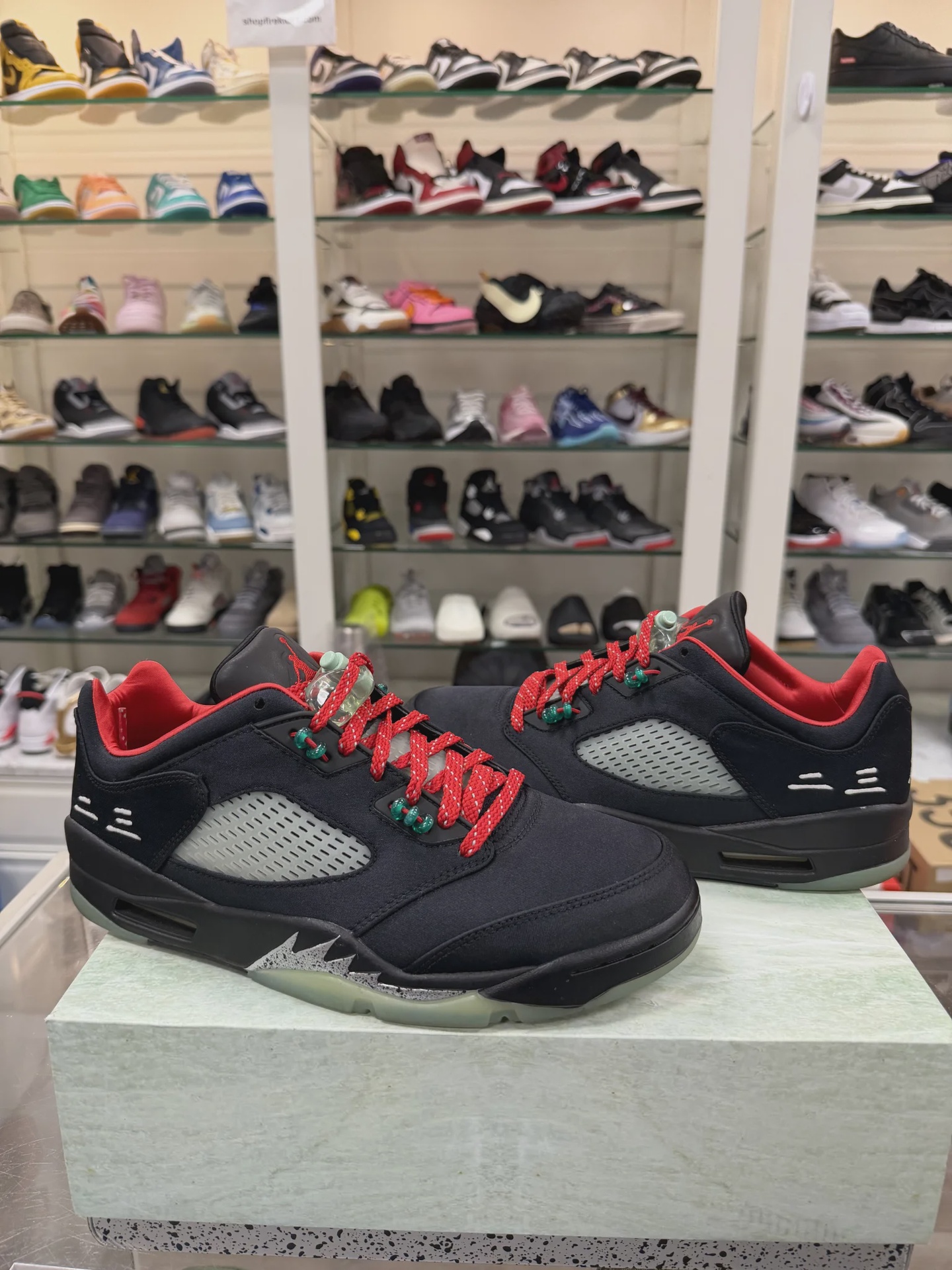 Air Jordan 5 Retro Low CLOT Jade • Pre-Owned [9099] - photo 1