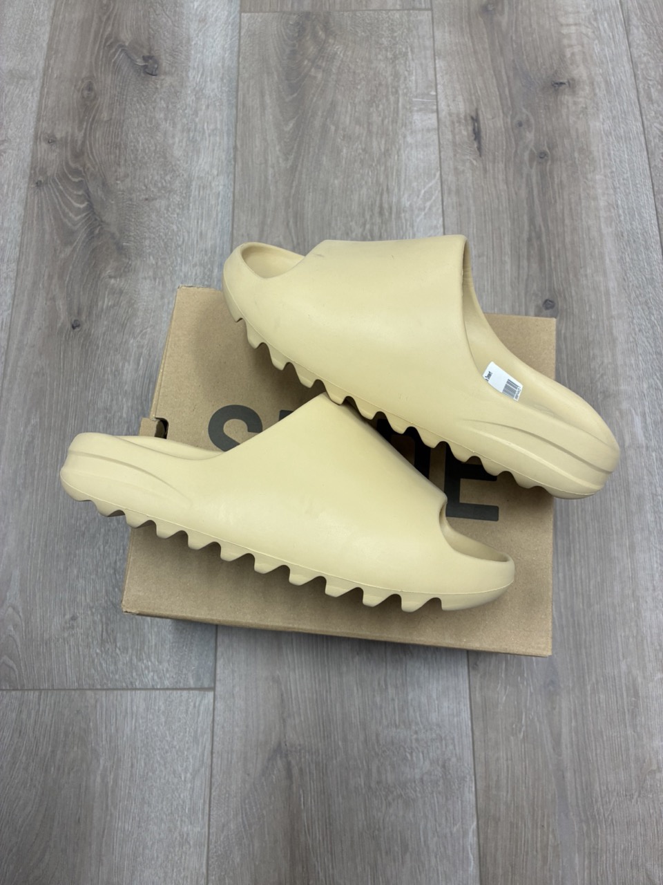 adidas Yeezy Slide Desert Sand • Pre-Owned 2