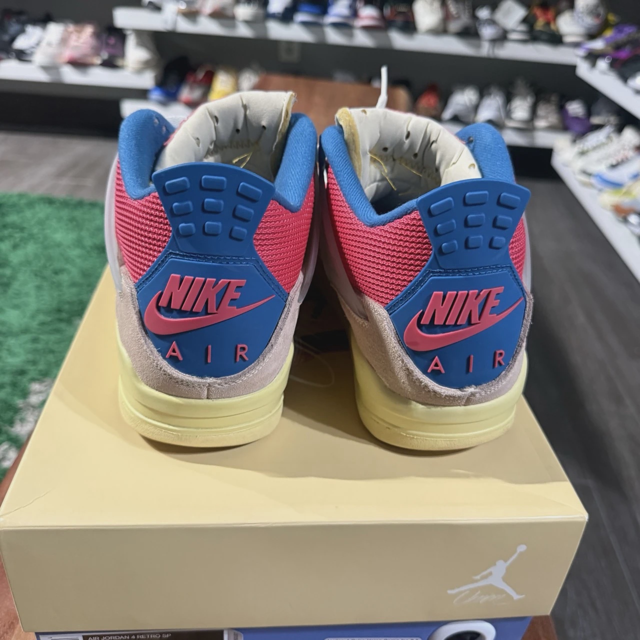 Air Jordan 4 Retro Union Guava Ice • Pre-Owned [8276] 4