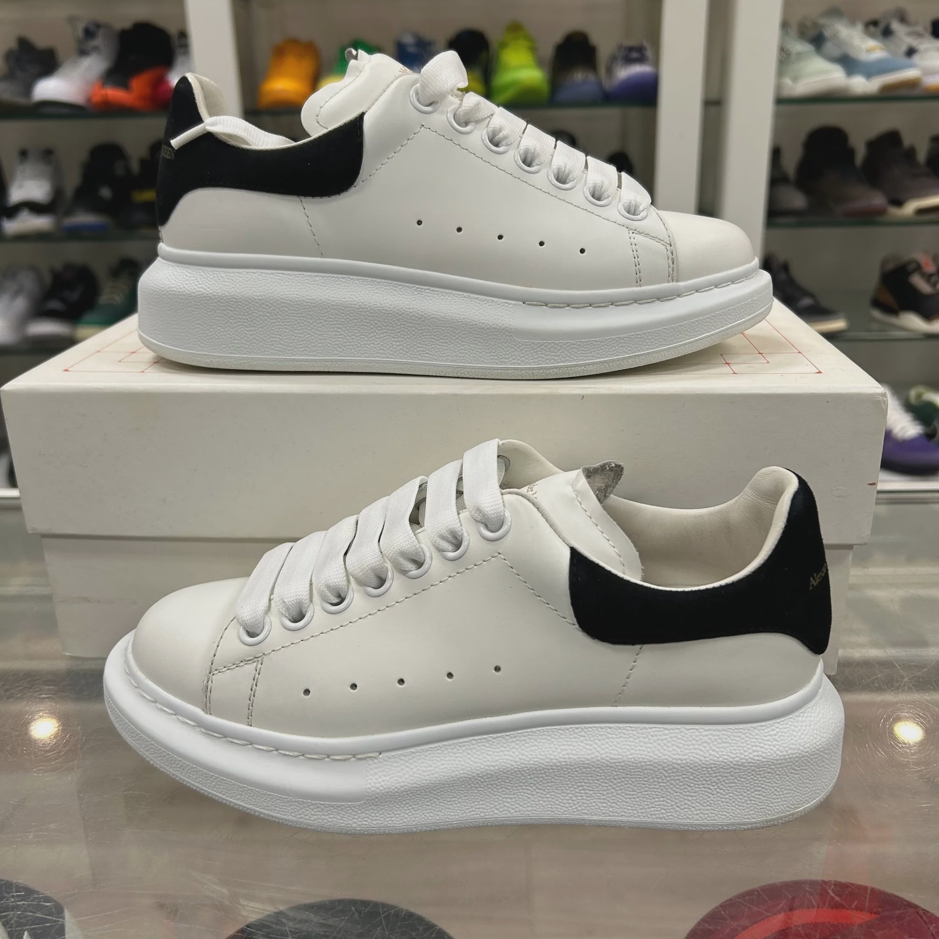 Alexander McQueen Alexander McQueen white - Size US Y 4