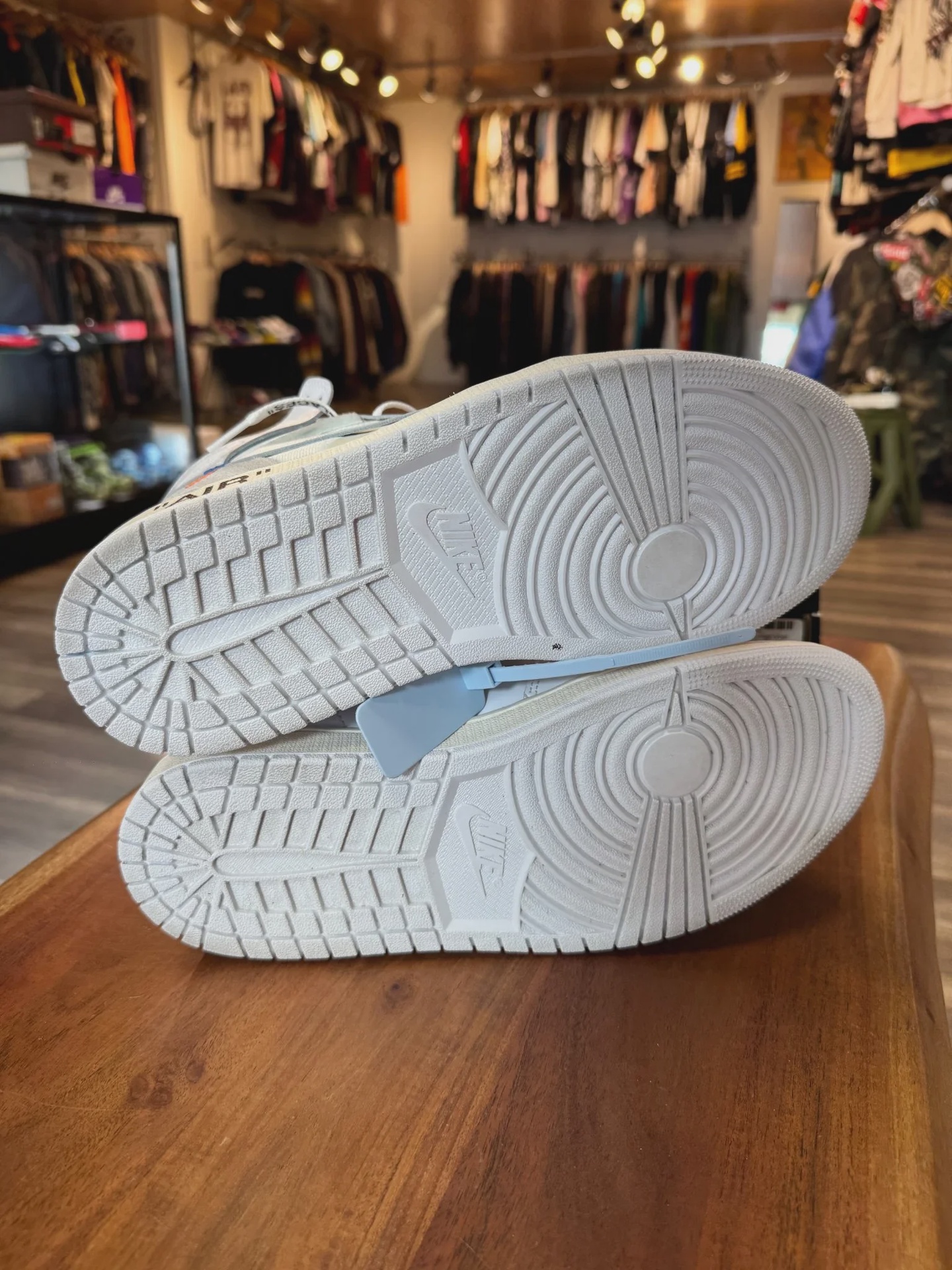 Jordan 1 Retro High Virgil Abloh Archive Alaska • Pre-Owned [8831] - photo 3