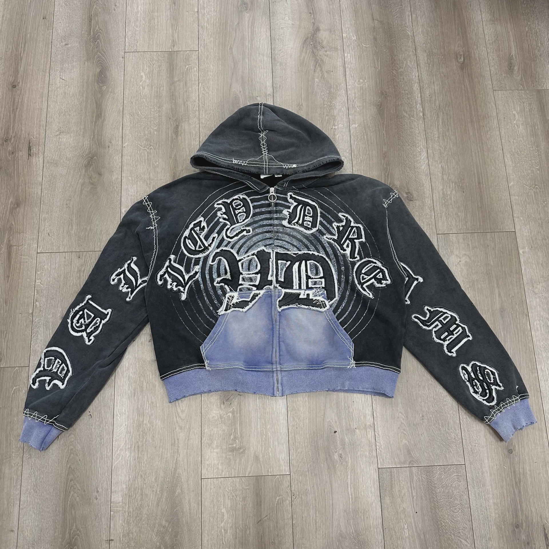 Vale Vale Forever "Hypnotiq" Zip-Up Hoodie in Black - Size L