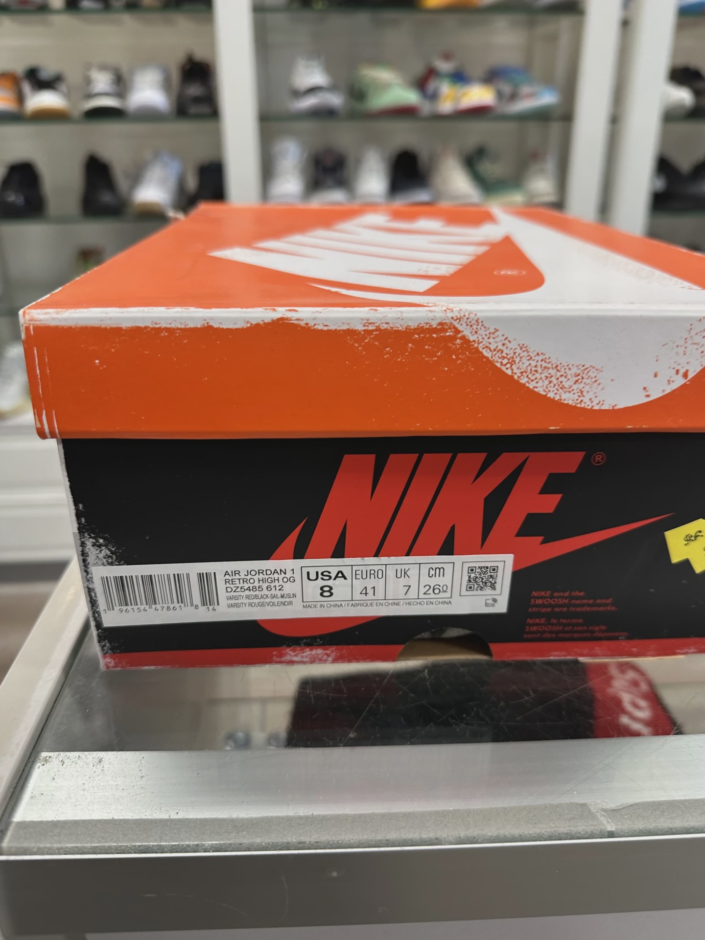 Air Jordan 1 Retro High Original Chicago Lost and Found (Size 8.5) • Pre-Owned [7928] 3