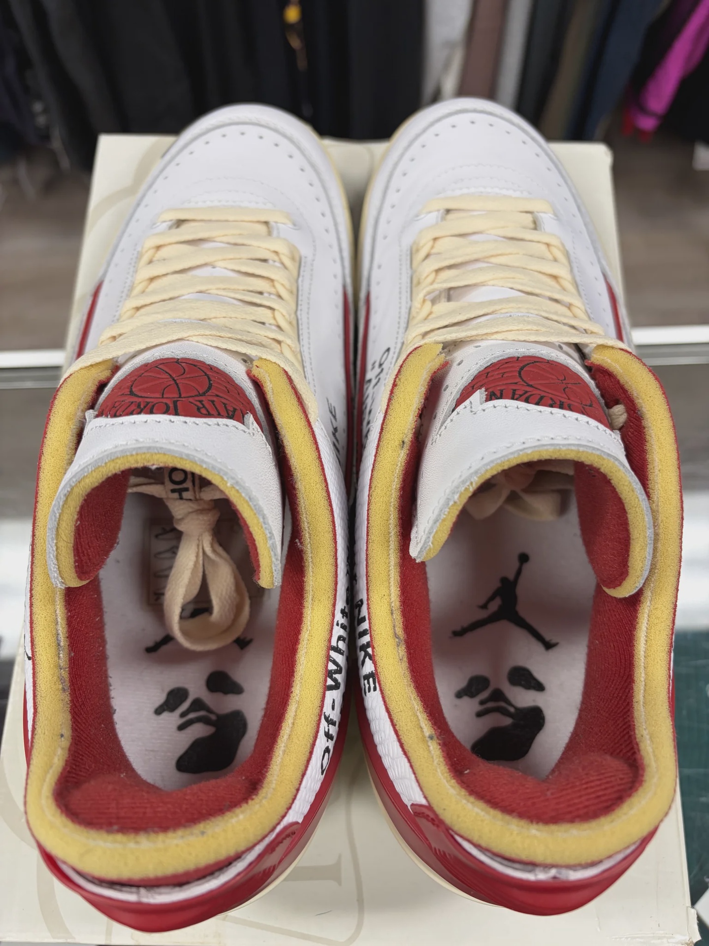 Air Jordan 2 Retro Low SP Off-White White Red • Pre-Owned [6589] - photo 4