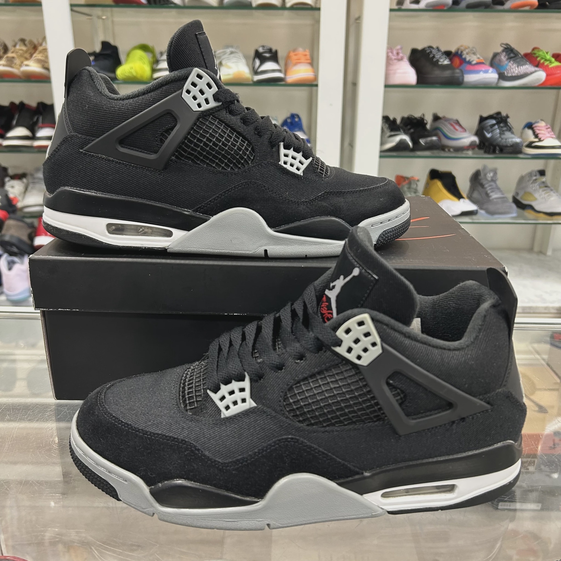 Air Jordan 4 Retro SE Black Canvas • Pre-Owned [7349]