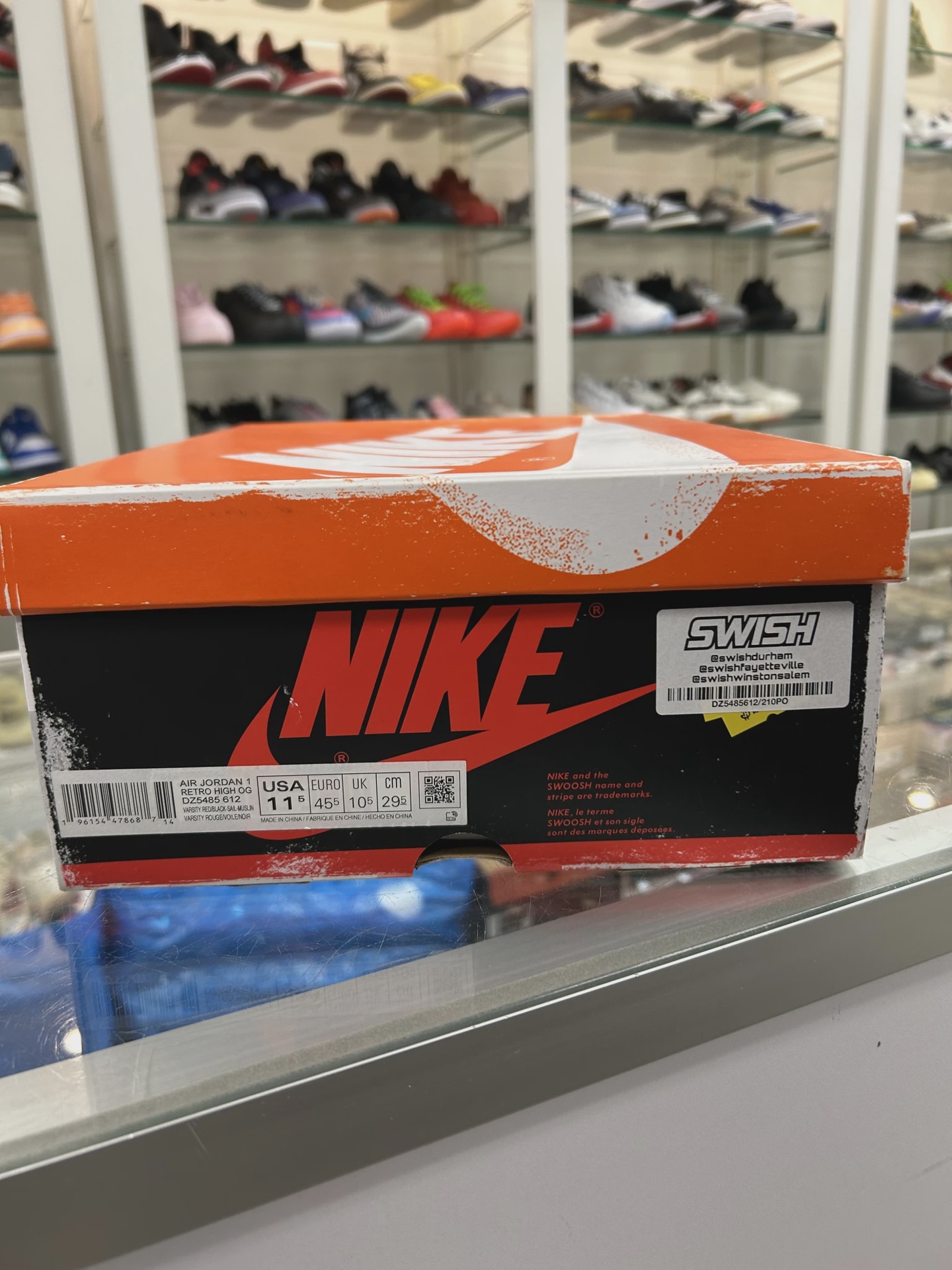 Air Jordan 1 Retro High Original Chicago Lost and Found • Pre-Owned [8200] - photo 6