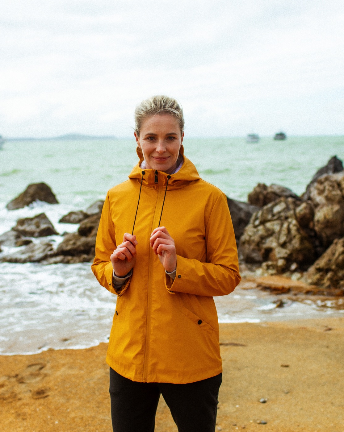 MOKE MEL RAIN JACKET