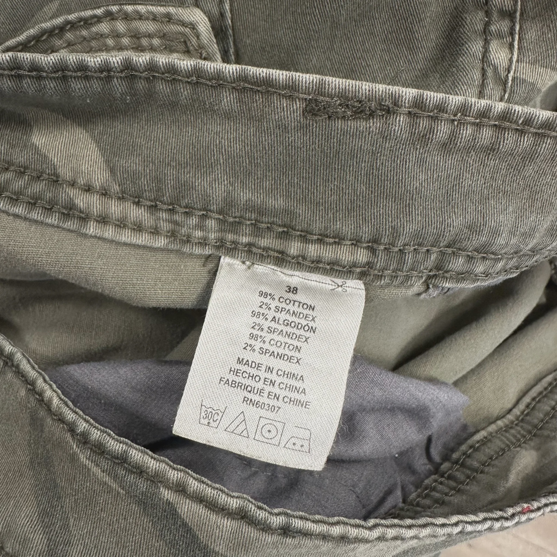 Unionbay Men's Camouflage Cargo Shorts • Pre-Owned [1116] - photo 3