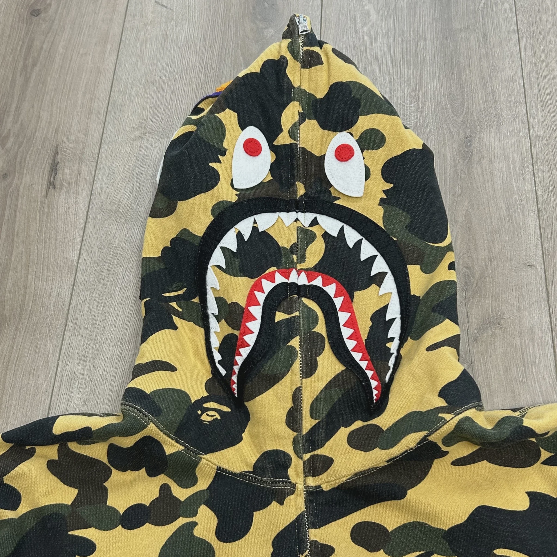 A Bathing Ape (BAPE) 1st Camo Shark Full Zip Hoodie • Pre-Owned [4179] - photo 10