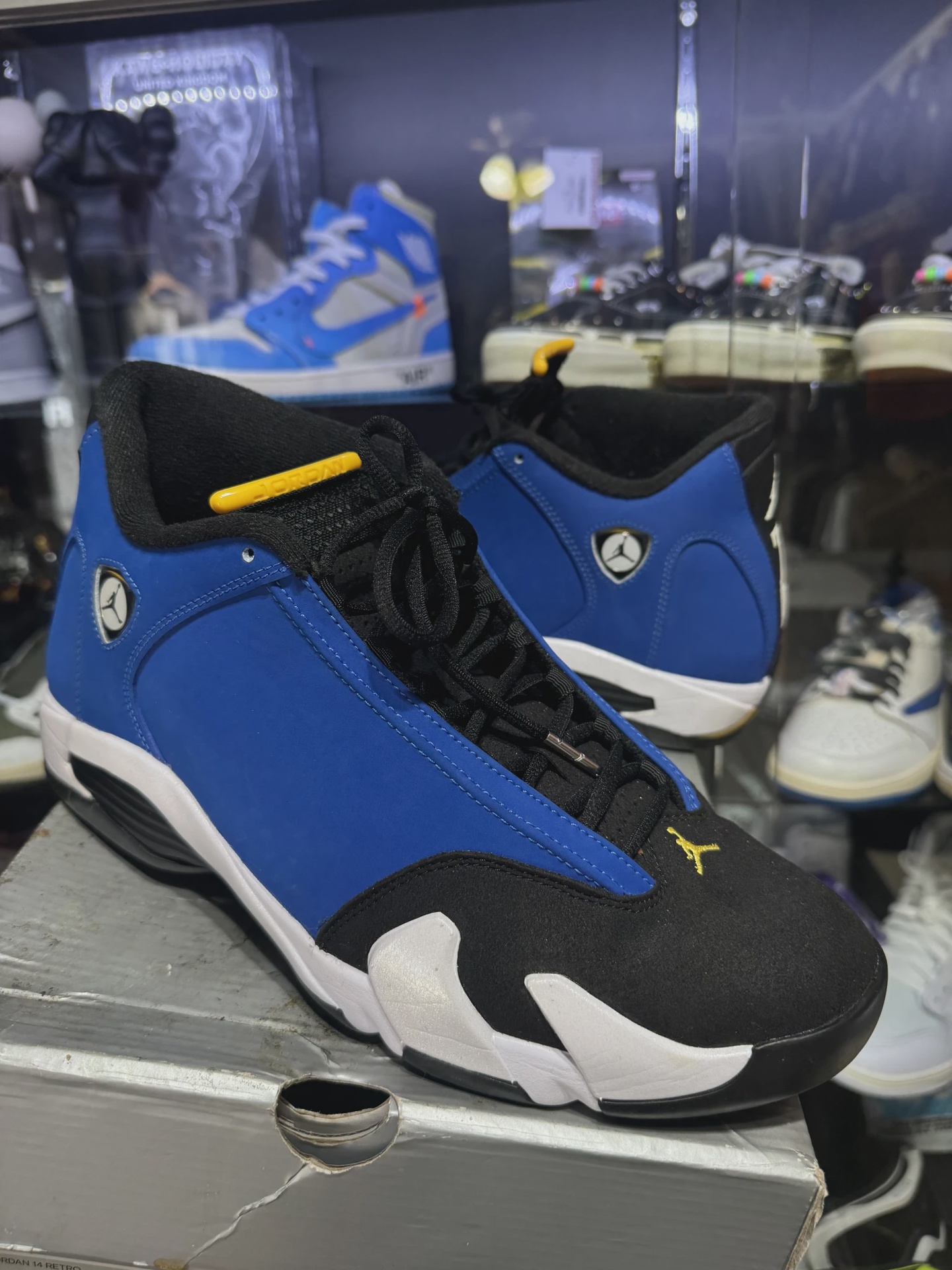Air Jordan 14 Retro Laney (2023) • Pre-Owned [0861] - photo 1
