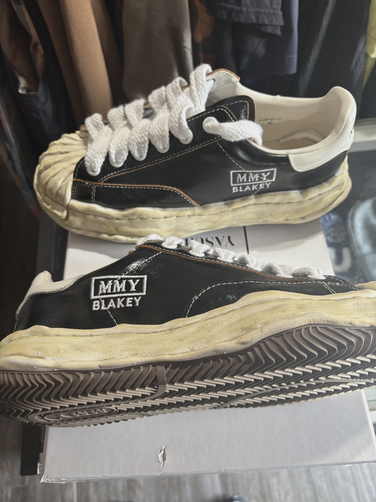 Maison Mihara Yasuhiro Blakey OG Sole Wrinkled Leather Low Black White • Pre-Owned [6128] - photo 2