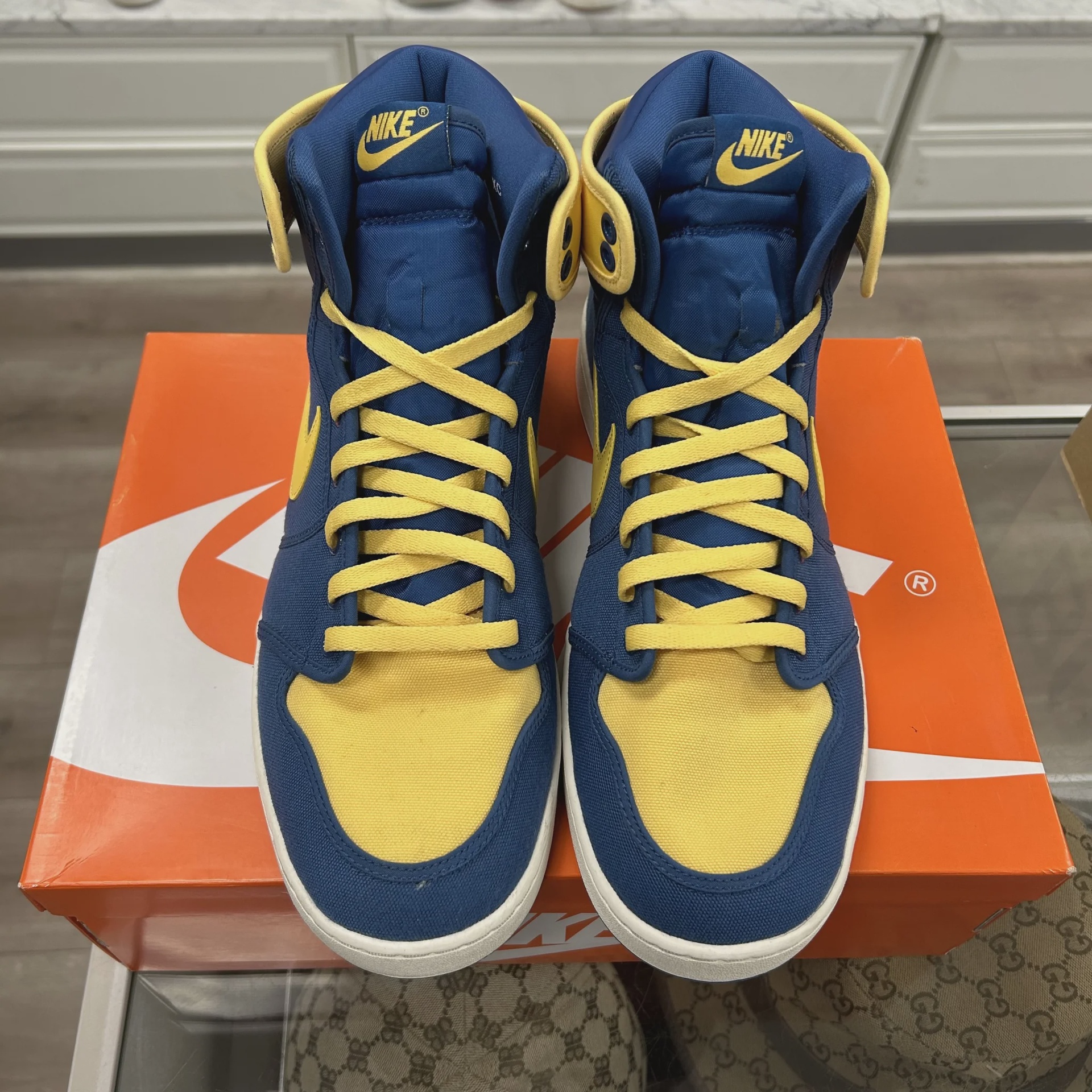 Air Jordan 1 Retro AJKO Laney • Pre-Owned [1103] - photo 5