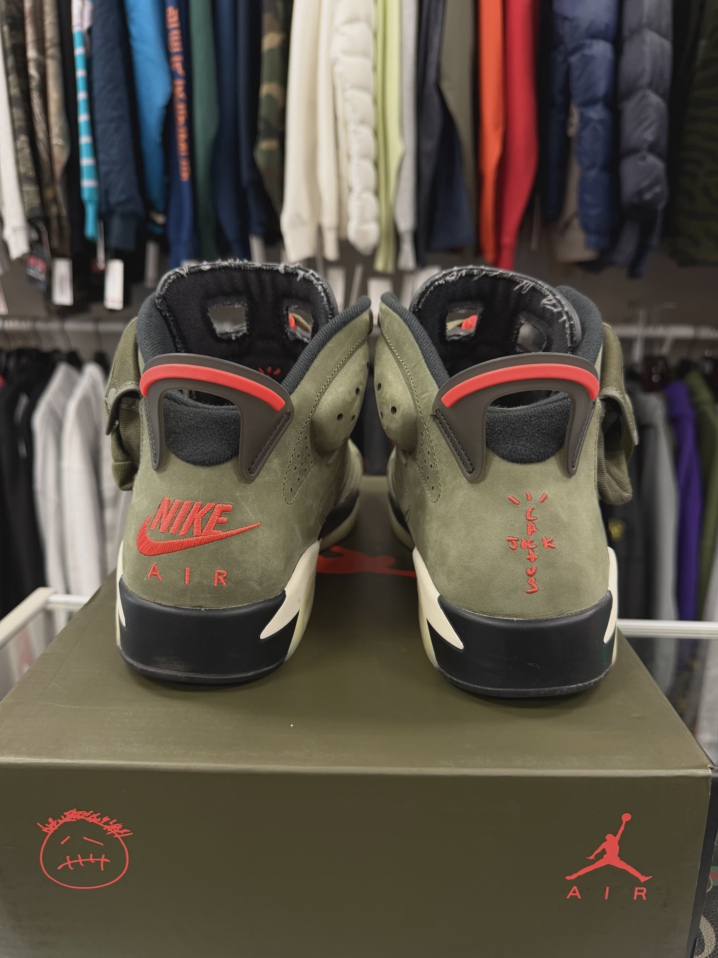 Air Jordan 6 Retro Travis Scott • Pre-Owned [9569] 3