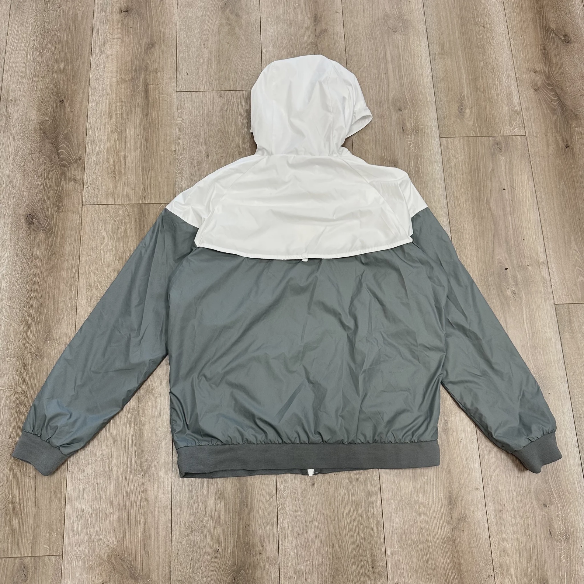 Nike Windrunner Full-Zip Hooded Jacket • Pre-Owned [2096] - photo 7