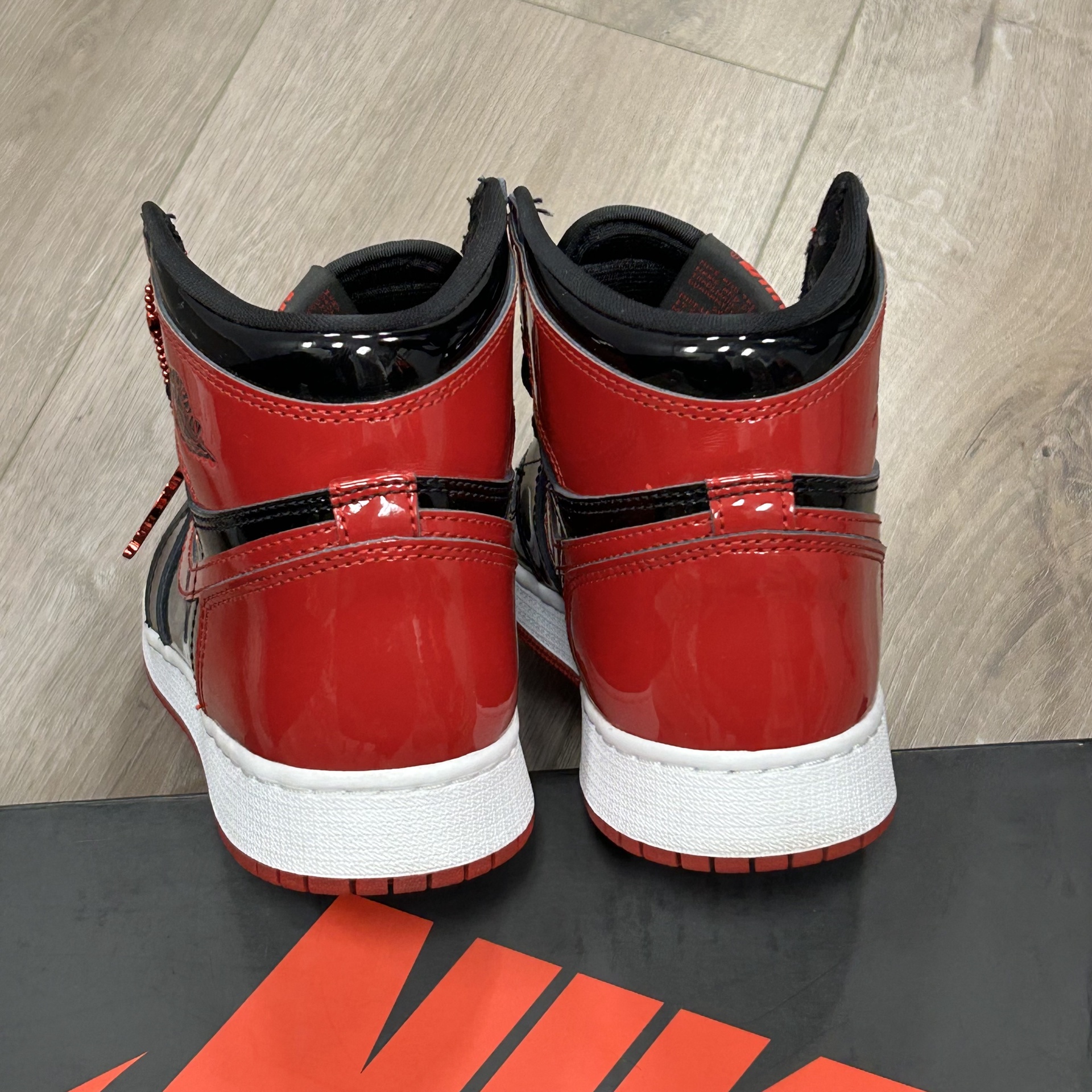 Jordan 1 Retro High OG Patent Bred (GS) - Pre-Owned 11