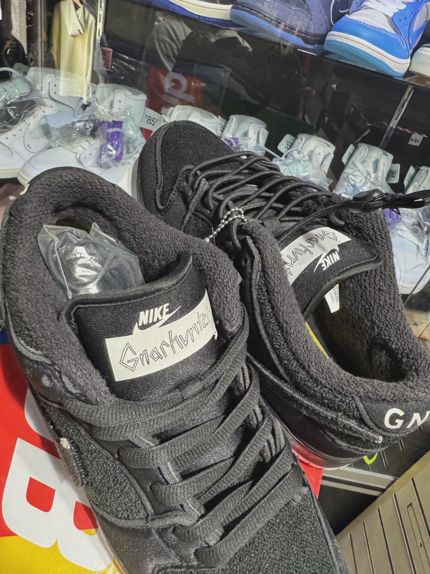 Nike SB Dunk Low Gnarhunters • Pre-Owned [9169] - photo 3