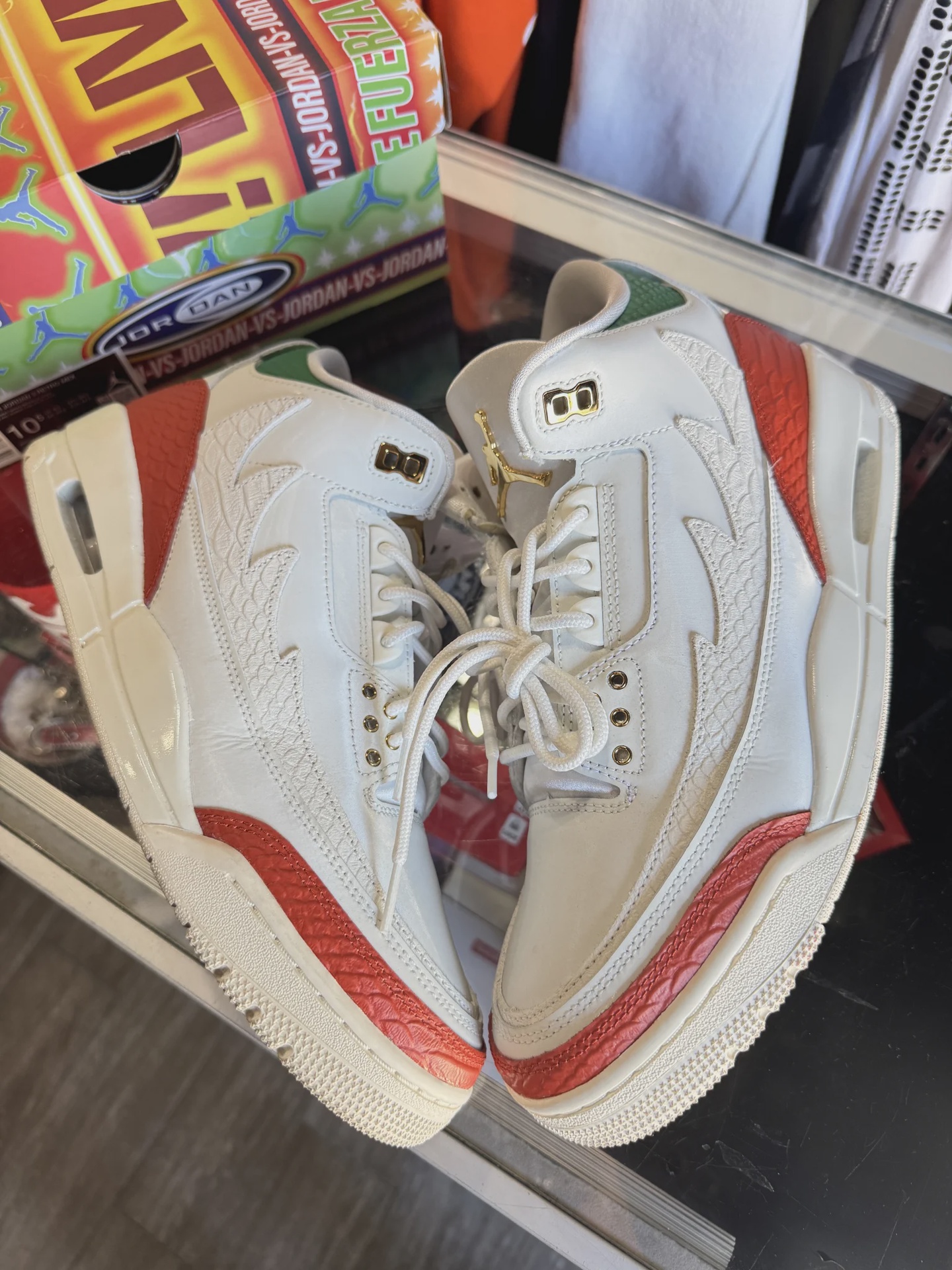 Air Jordan 3 Retro El Vuelo Summit White • Pre-Owned [9438] - photo 1