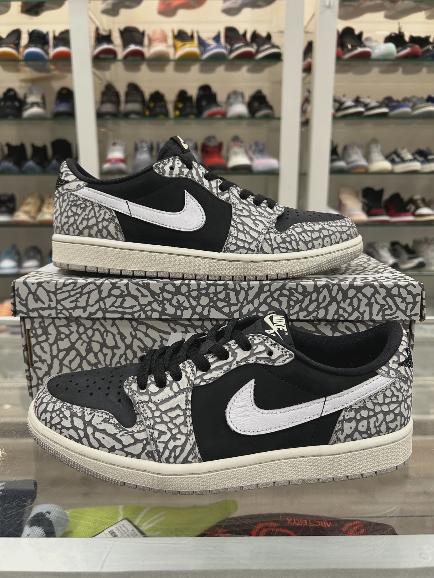 Air Jordan 1 Retro Low Original Black Cement • Pre-Owned [5519] 8