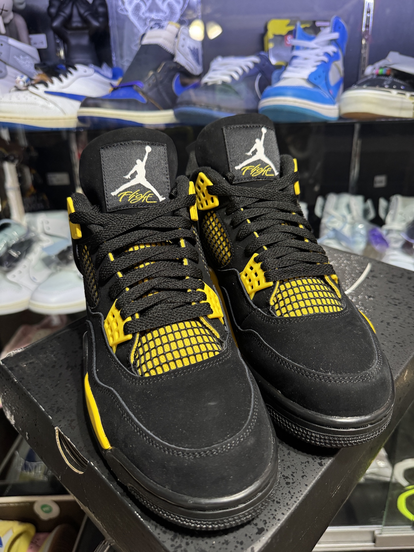 Jordan 4 Retro Thunder (2023) • Pre-Owned [9592] - photo 5