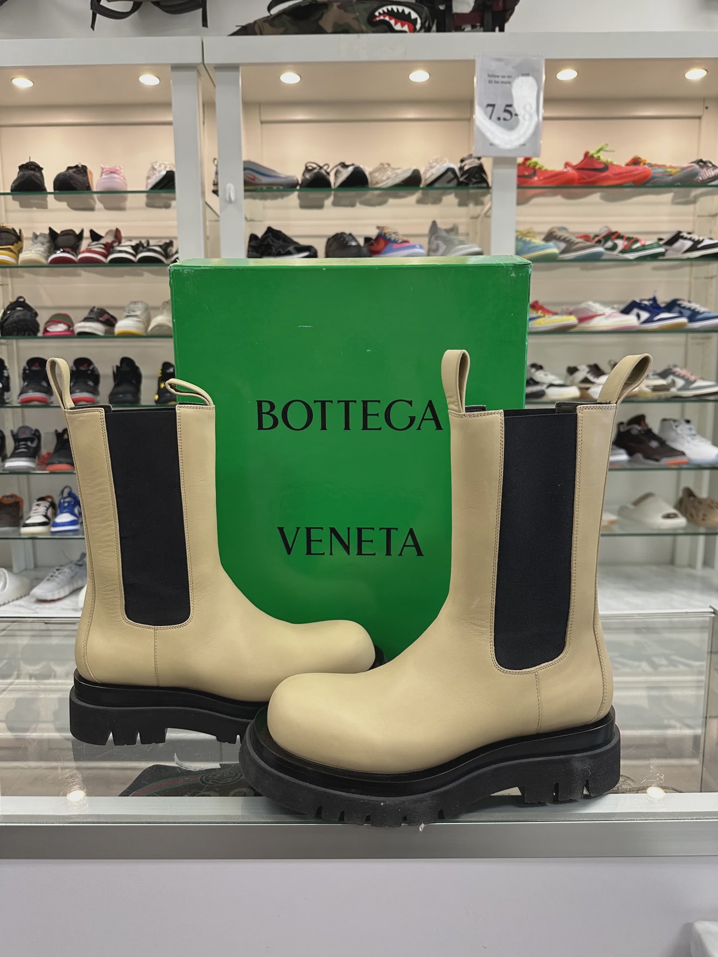 Bottega Veneta Lug Sole Leather Chelsea Boots • Brand New [6763] - photo 1