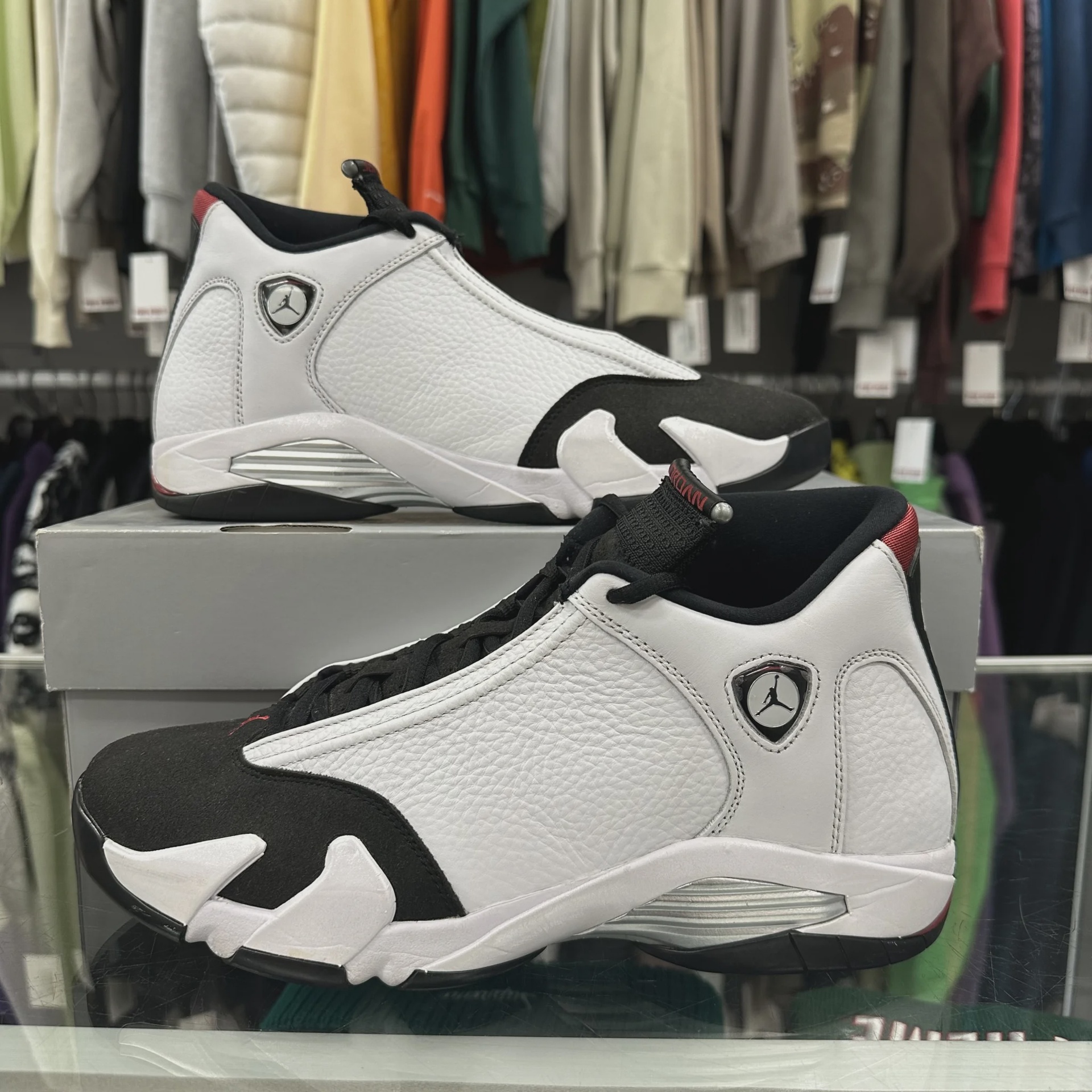 Air Jordan 14 Retro Black Toe (2024) • Pre-Owned [3987] - photo 2