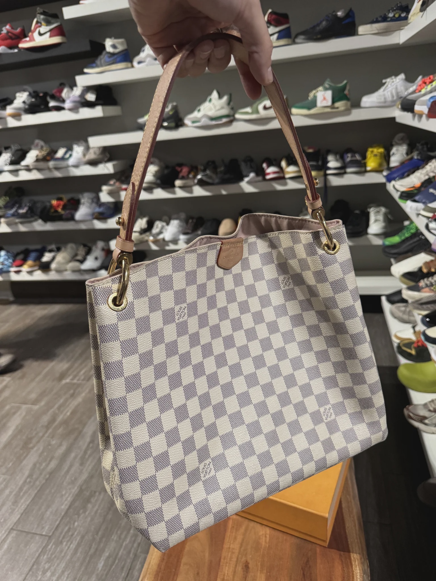 Louis Vuitton Bag • Pre-Owned [0324] - photo 2