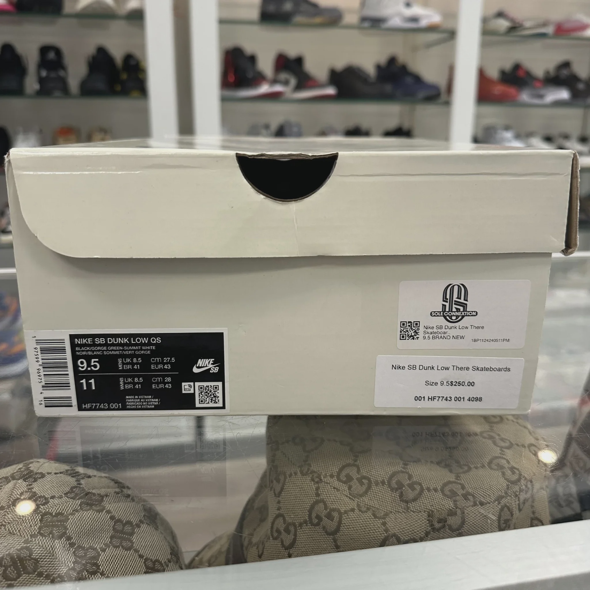 Nike SB Dunk Low There Skateboards • Pre-Owned [7915] - photo 8