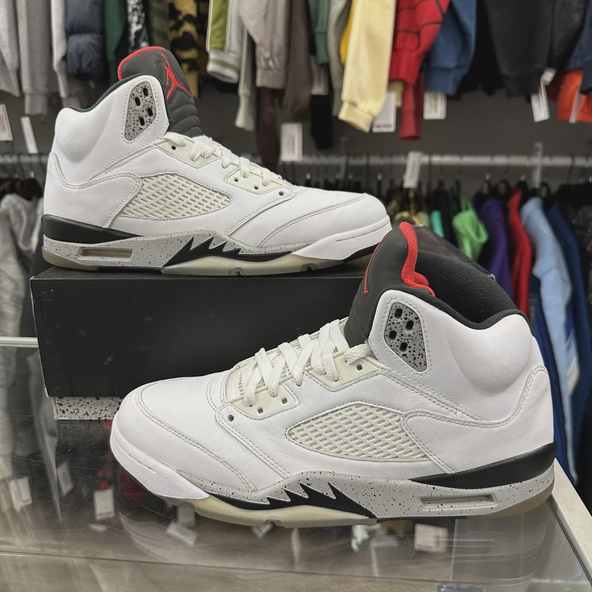 Air Jordan 5 Retro White Cement • Pre-Owned [5777] - photo 2