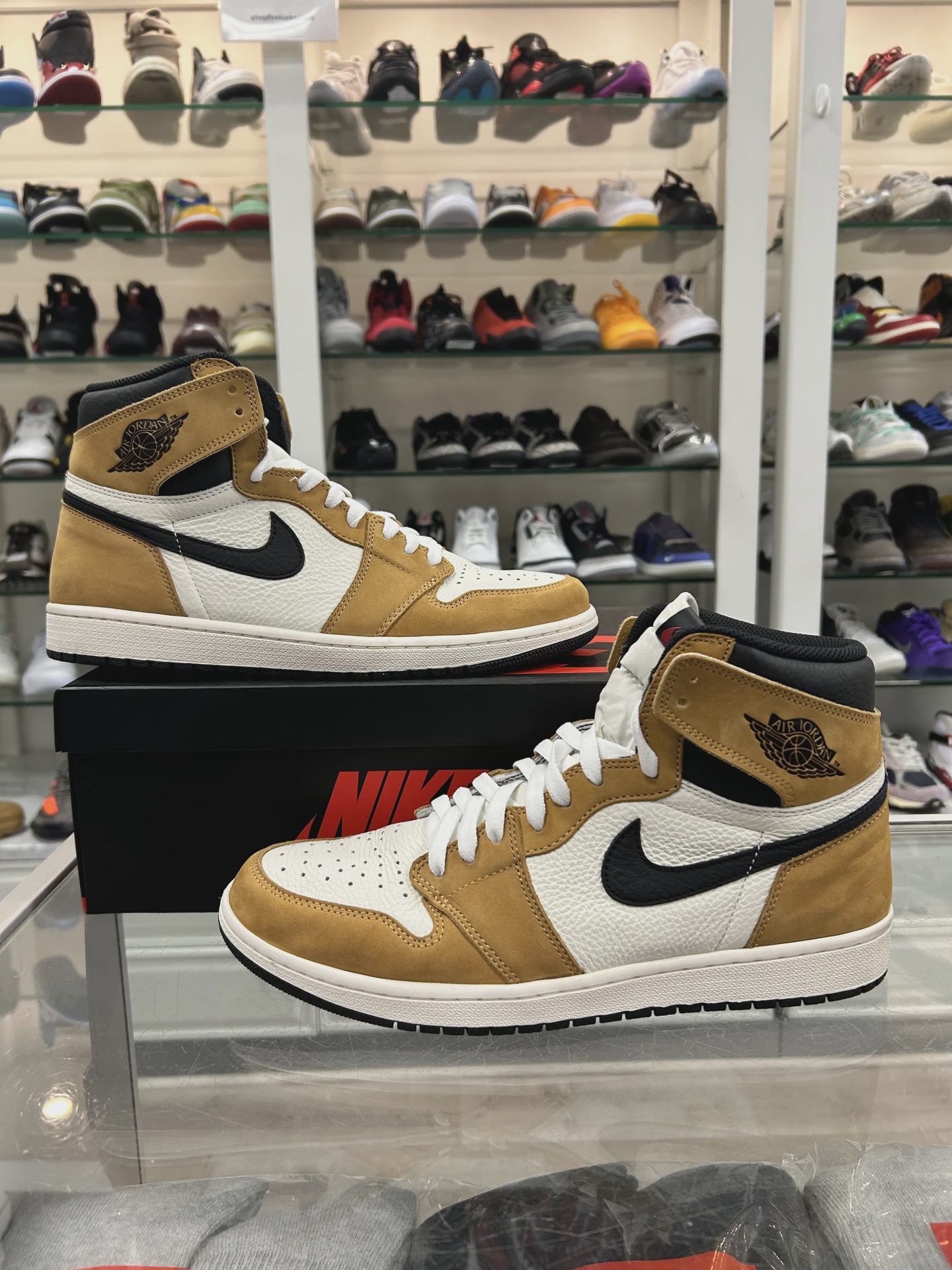 Air Jordan 1 Retro High Rookie of the Year • Pre-Owned [3672] 8