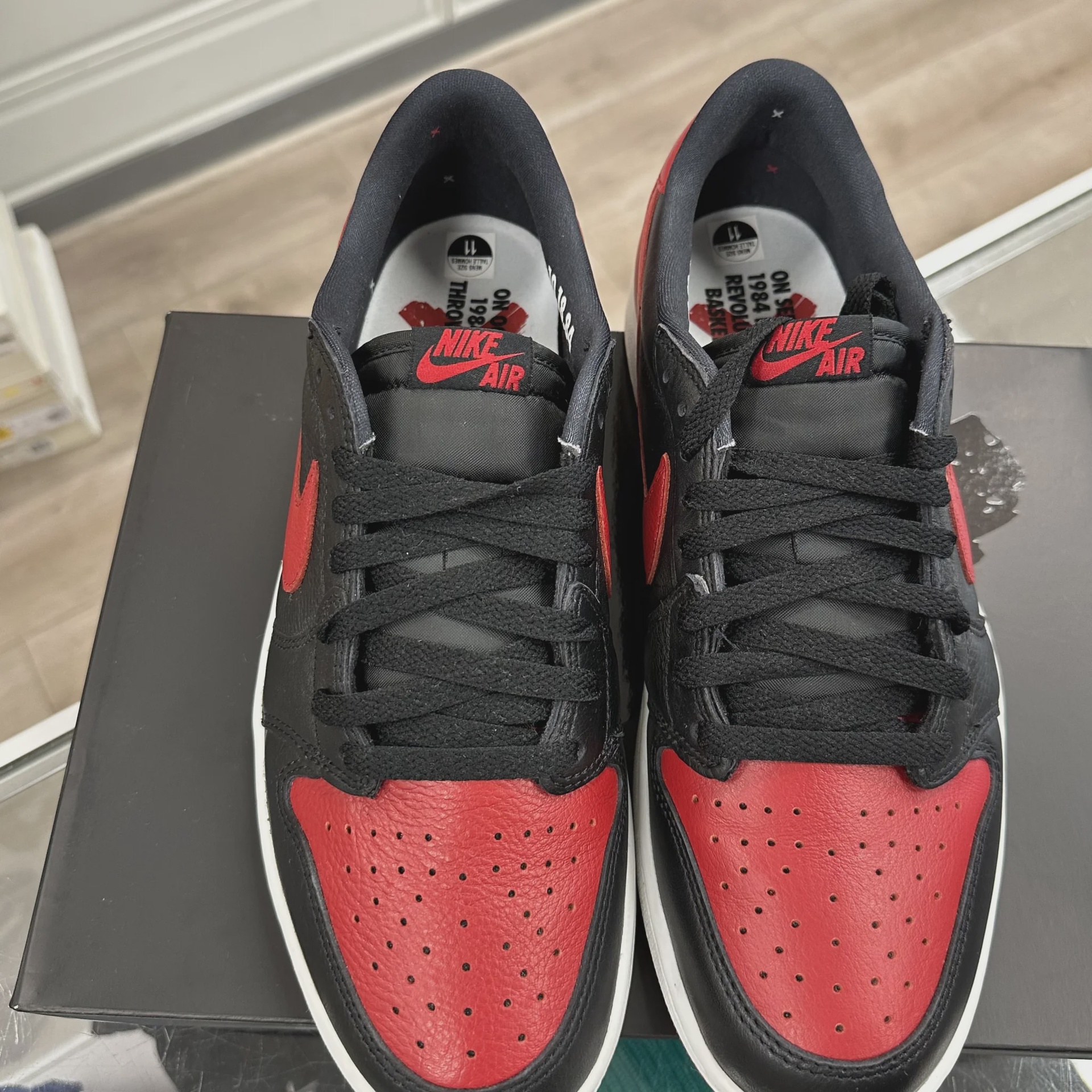 Air Jordan 1 Retro Low Original Banned • Pre-Owned [7913] - photo 2