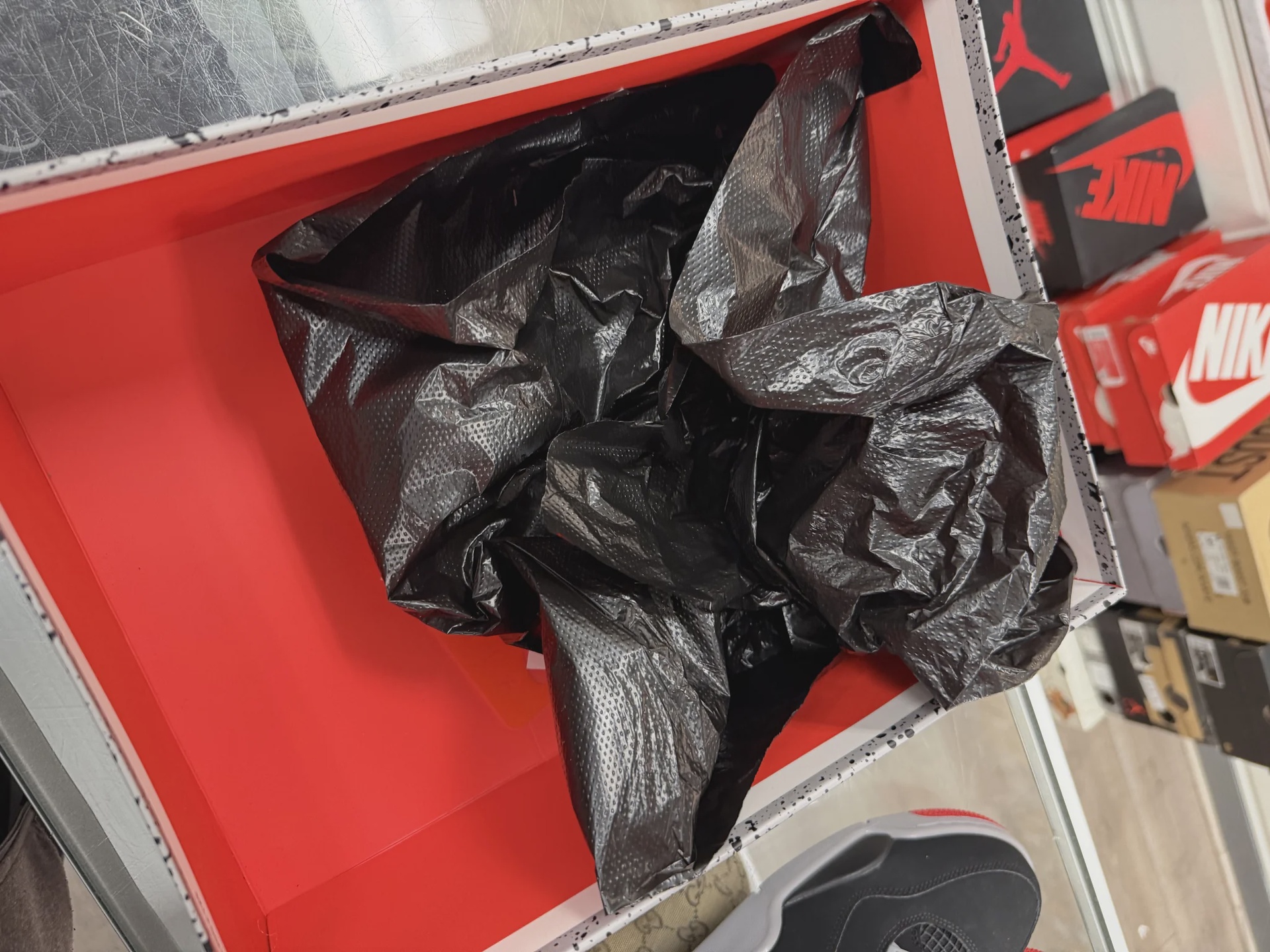 Air Jordan 4 Retro Black Red (2019) • Pre-Owned [9921] - photo 2
