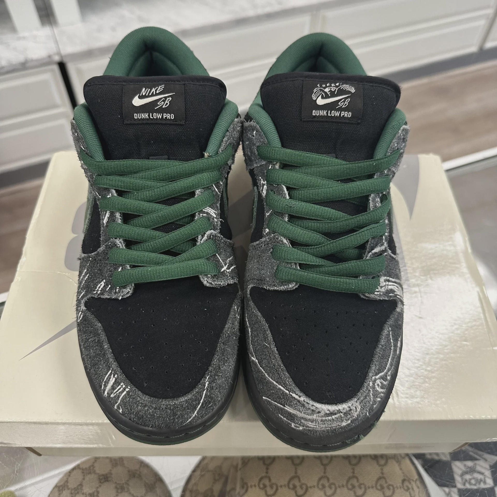 Nike SB Dunk Low There Skateboards • Pre-Owned [7915] - photo 3