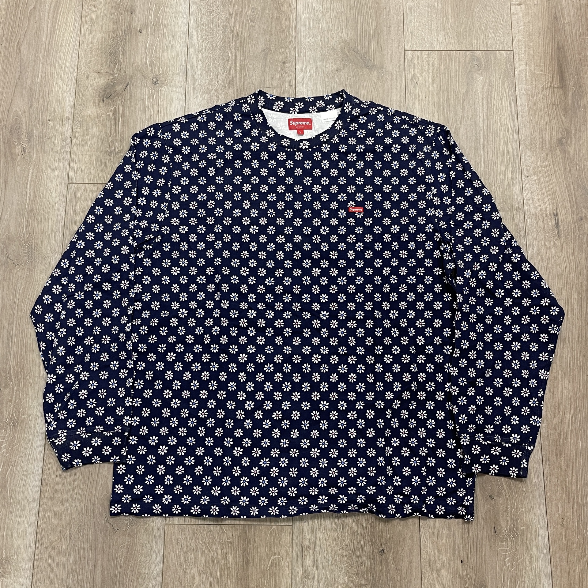 Supreme Small Box L/S Tee (FW22) Flowers - New