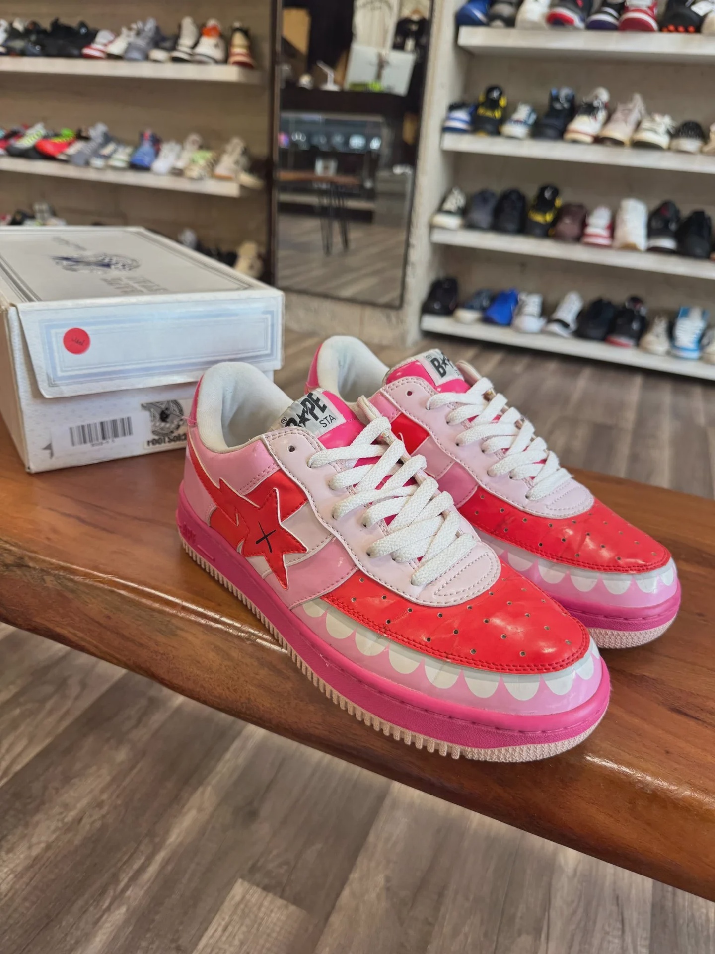 Kaws x Bapesta FS-029 Low Chompers Pink • Pre-Owned [2277] - photo 1