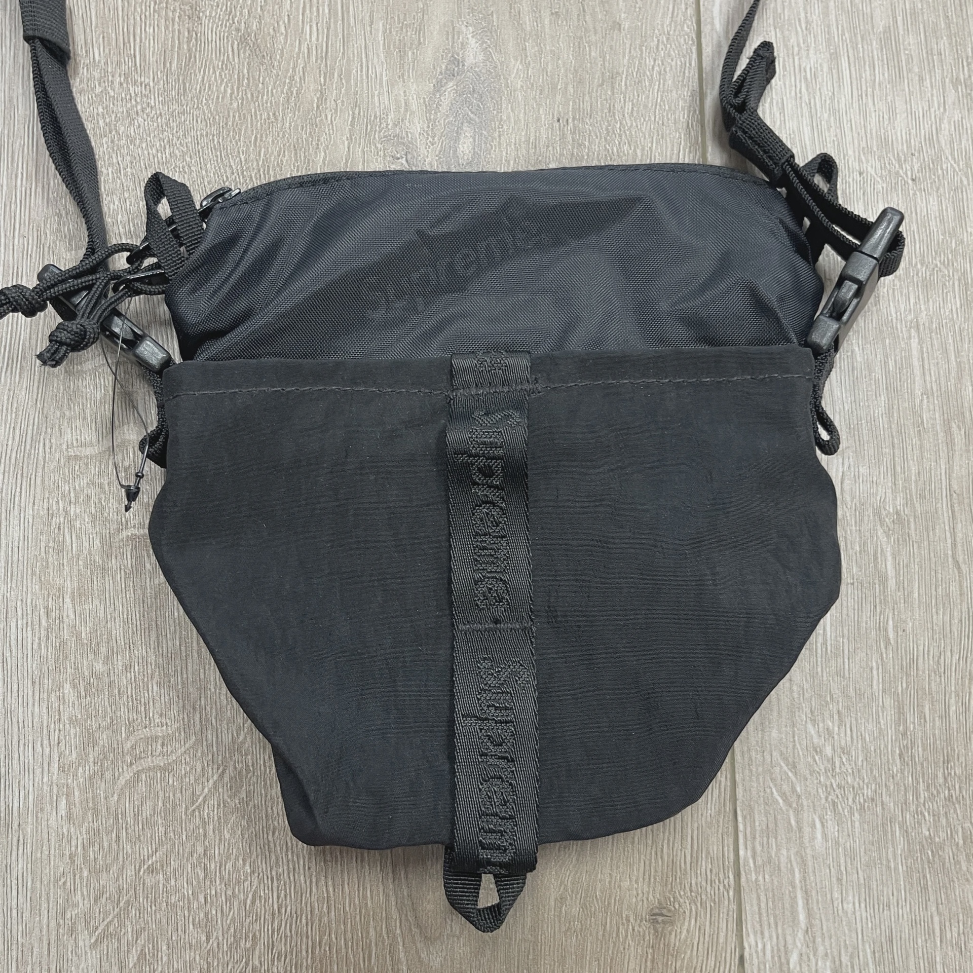 Supreme Neck Pouch Black Pre-Owned • Brand New [5888] 2