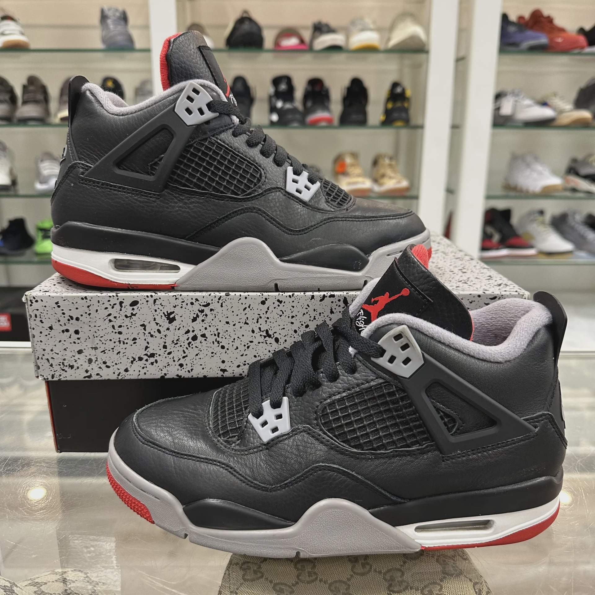 Air Jordan 4 Retro Black Red Reimagined (Grade School) • Pre-Owned [1162] - photo 1