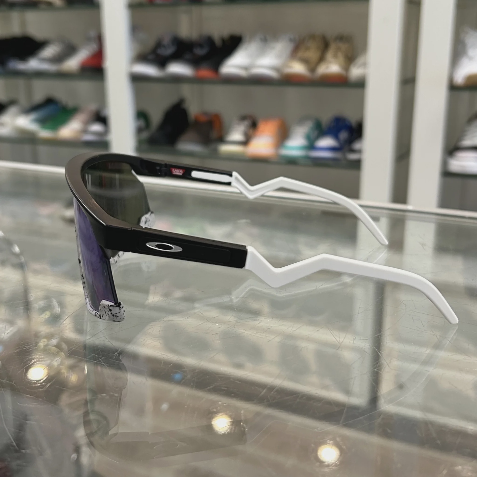 Oakley BXTR sport shield sunglasses • Pre-Owned [5070] - photo 4