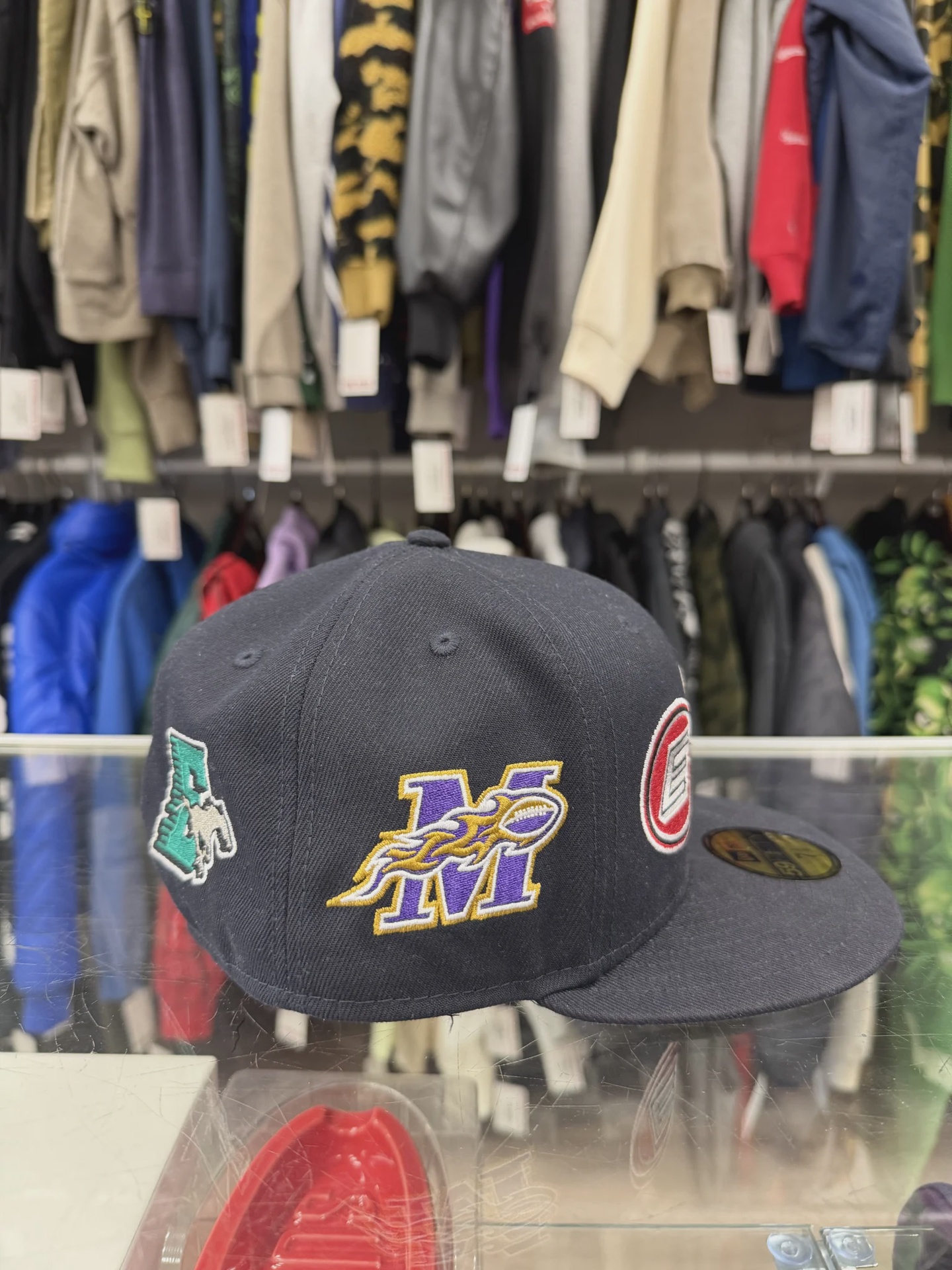 Supreme "Mascots" S Logo New Era 59FIFTY Fitted Cap • Pre-Owned [0446] - photo 2