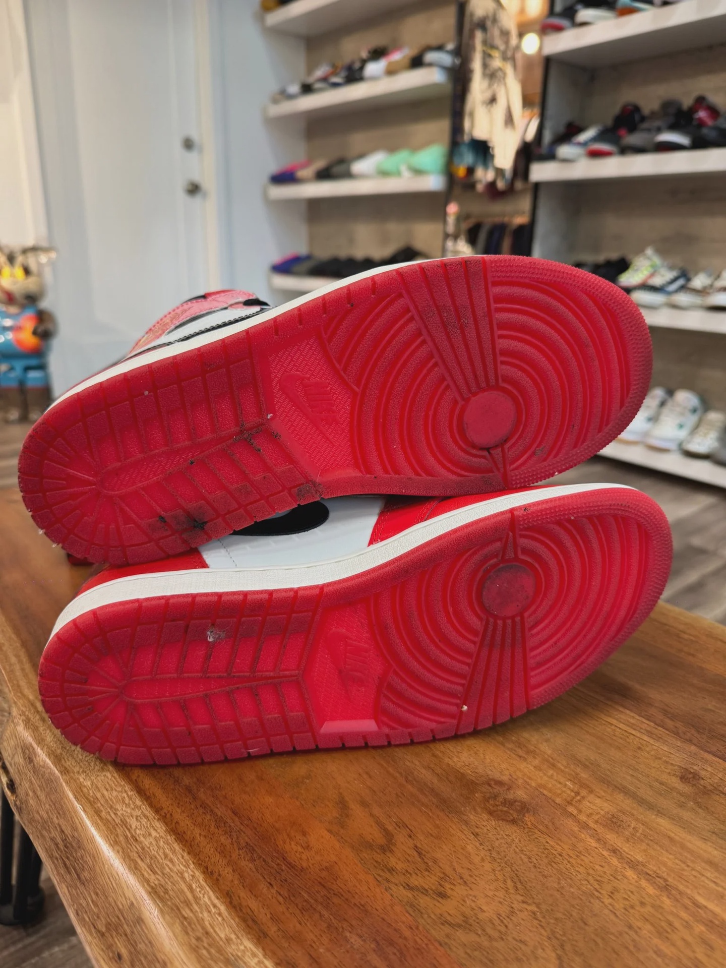 Air Jordan 1 Retro High Original Spider-Man Across the Spider-Verse • Pre-Owned [0873] - photo 3