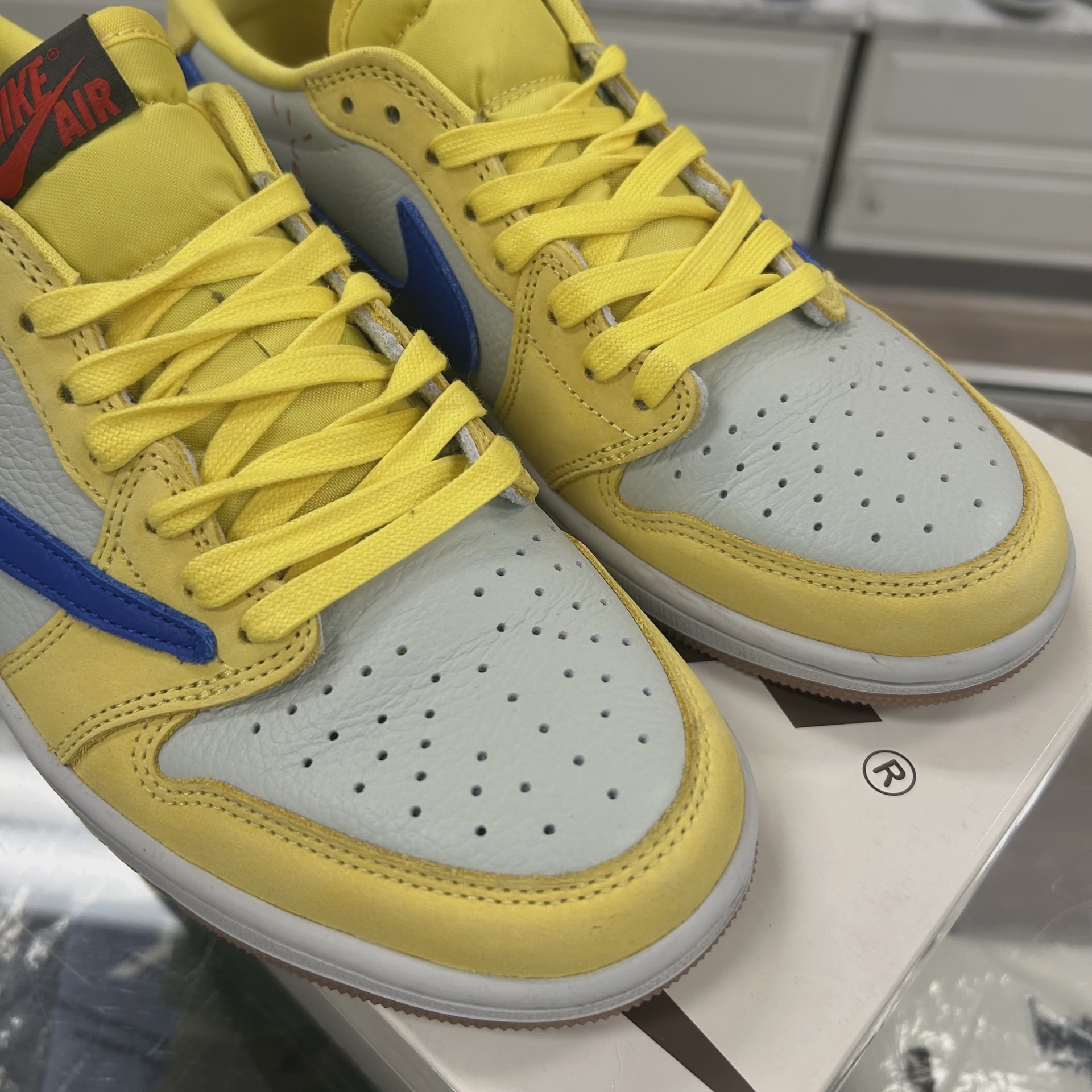 Air Jordan 1 Retro Low Travis Scott Canary (Women's) • Pre-Owned [9278] 7