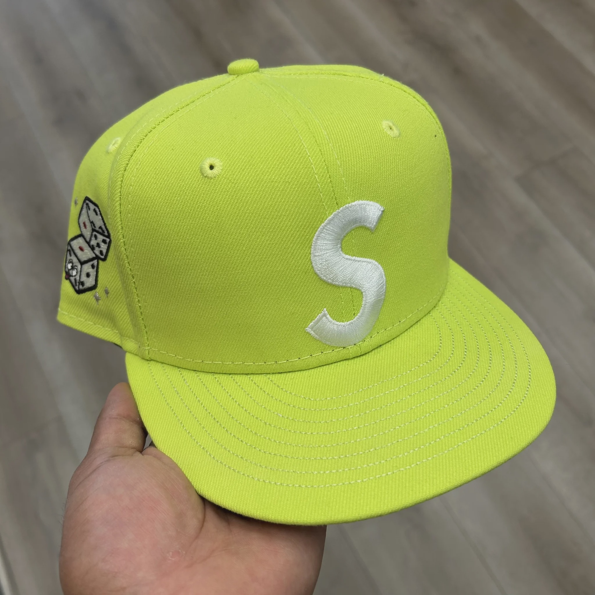 Supreme Supreme Characters S Logo New Era fitted hat Neon Green - Size 7 5/8