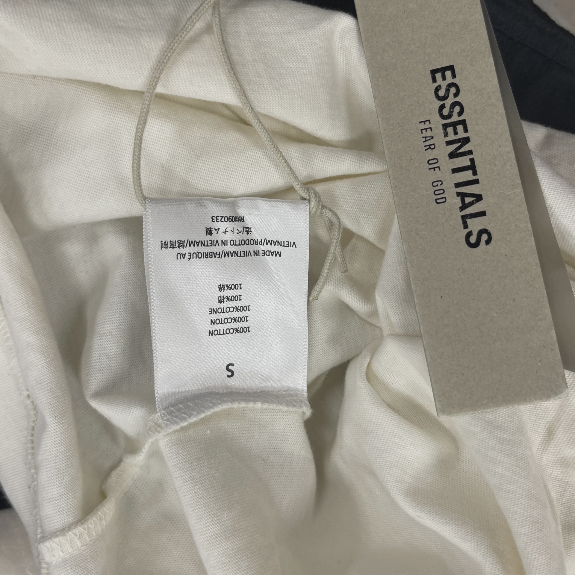 Fear of God Essentials V-Neck 'Cloud Dancer' • Brand New [7944] 2